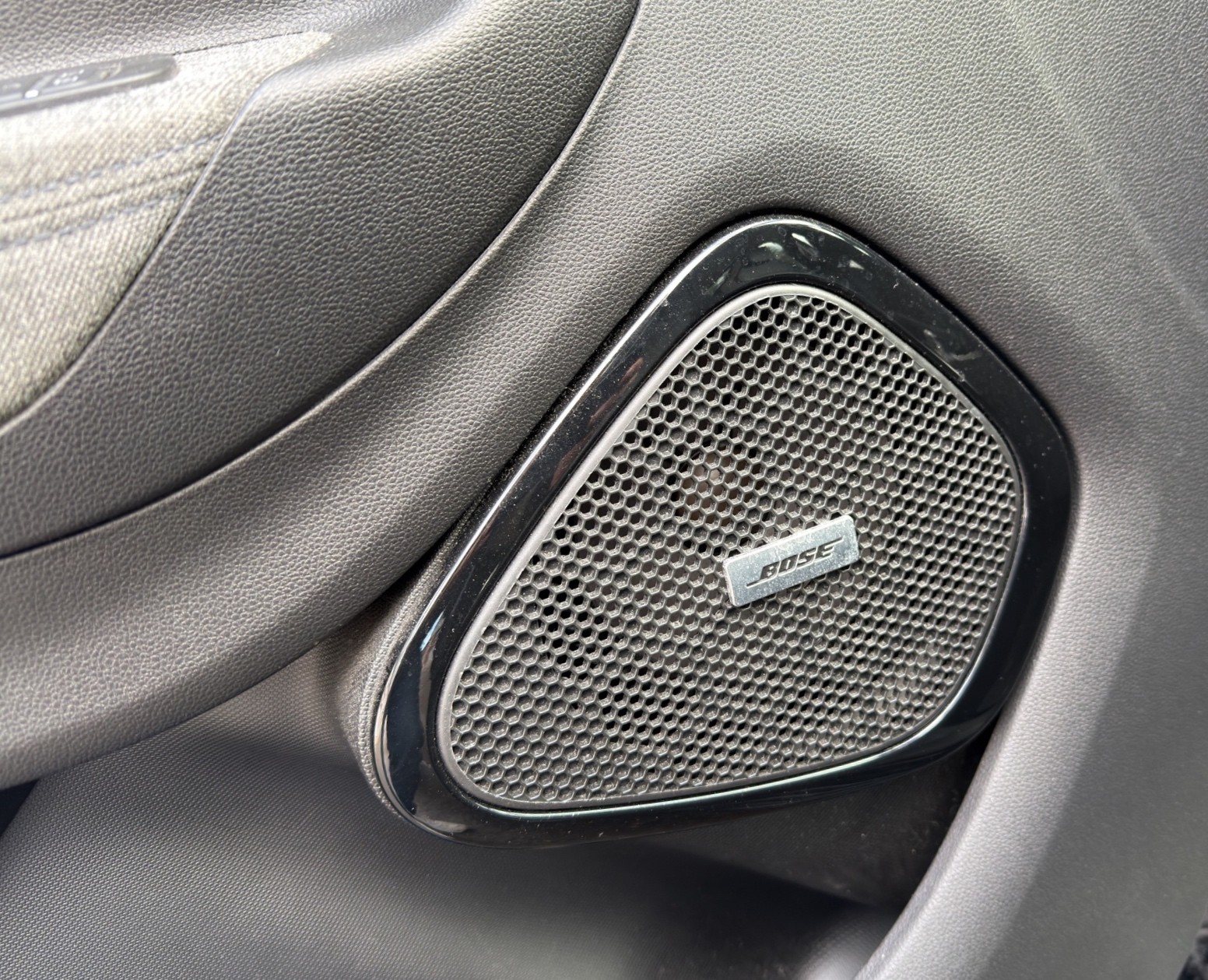 RENAULT Zoe Intens R135 (Batterie Miete)-image-25