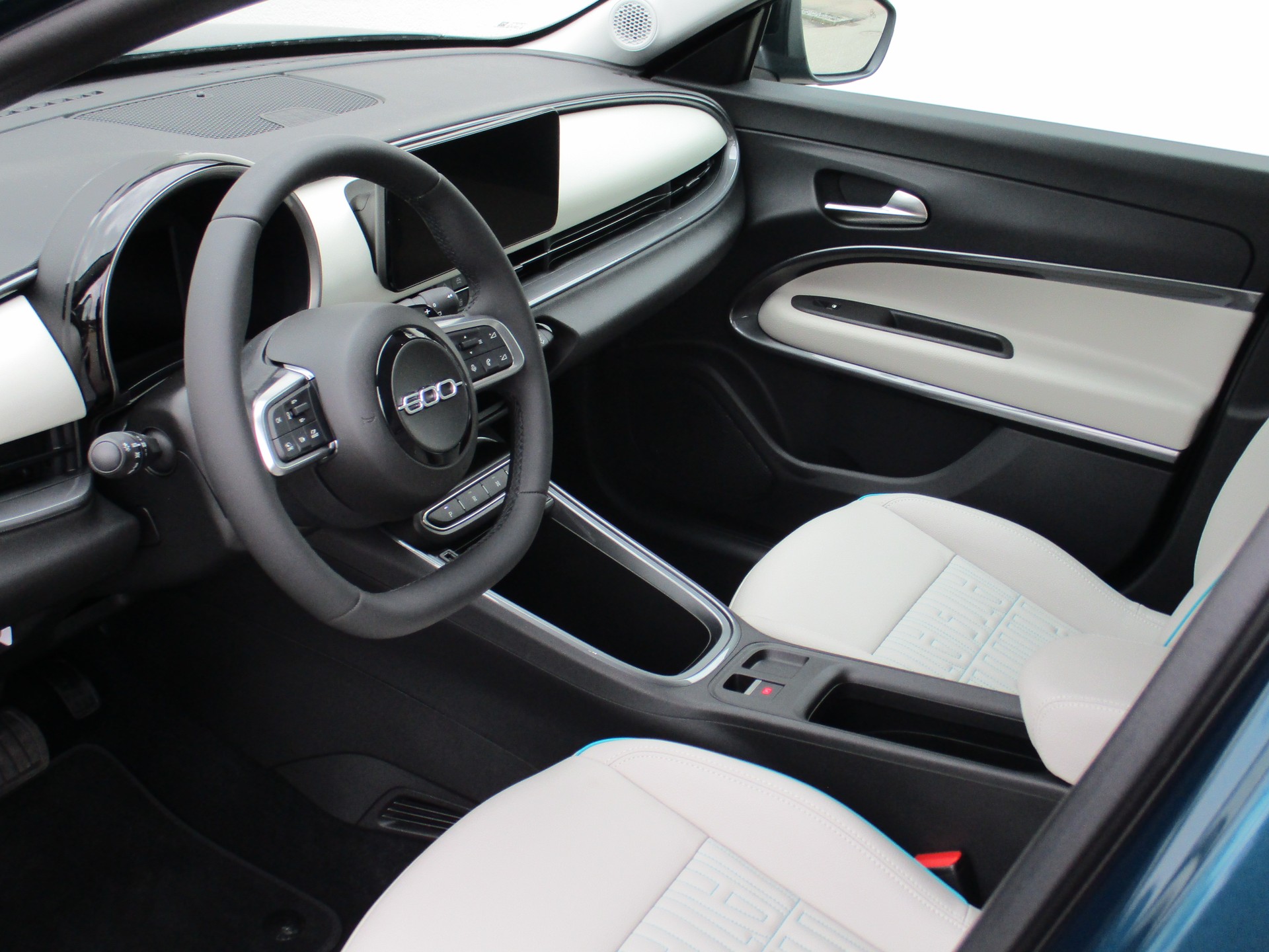 FIAT 600 1.2 136PS MildHybrid La Prima-image-5