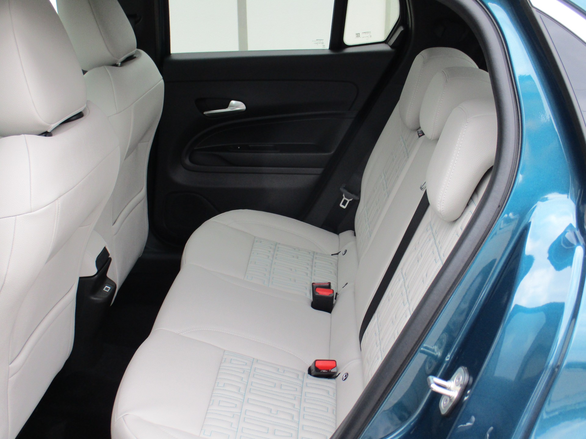 FIAT 600 1.2 136PS MildHybrid La Prima-image-4