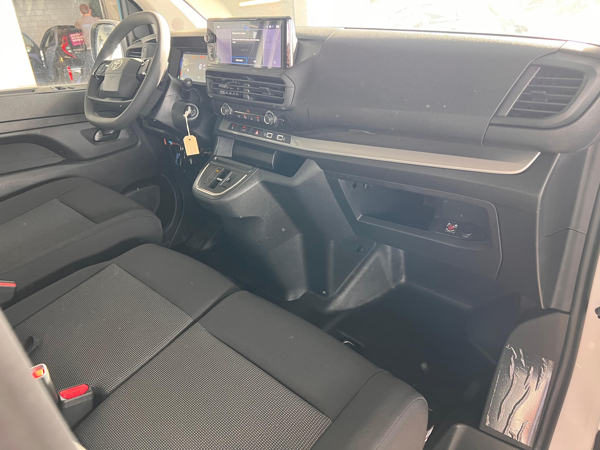 TOYOTA PROACE Van L2 2.0 D Advanced-image-12