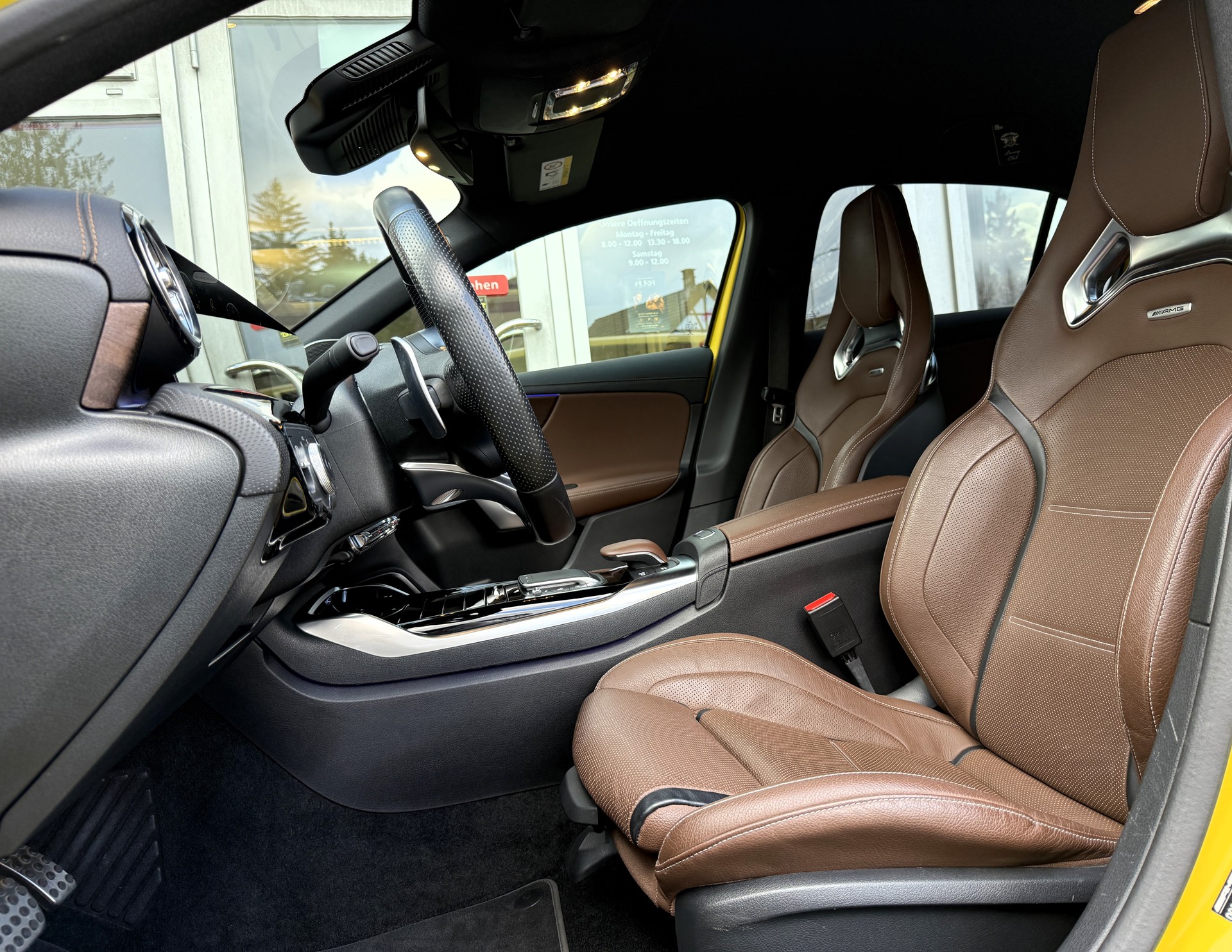 MERCEDES-BENZ A 45 S AMG 4Matic+ Speedshift-image-13