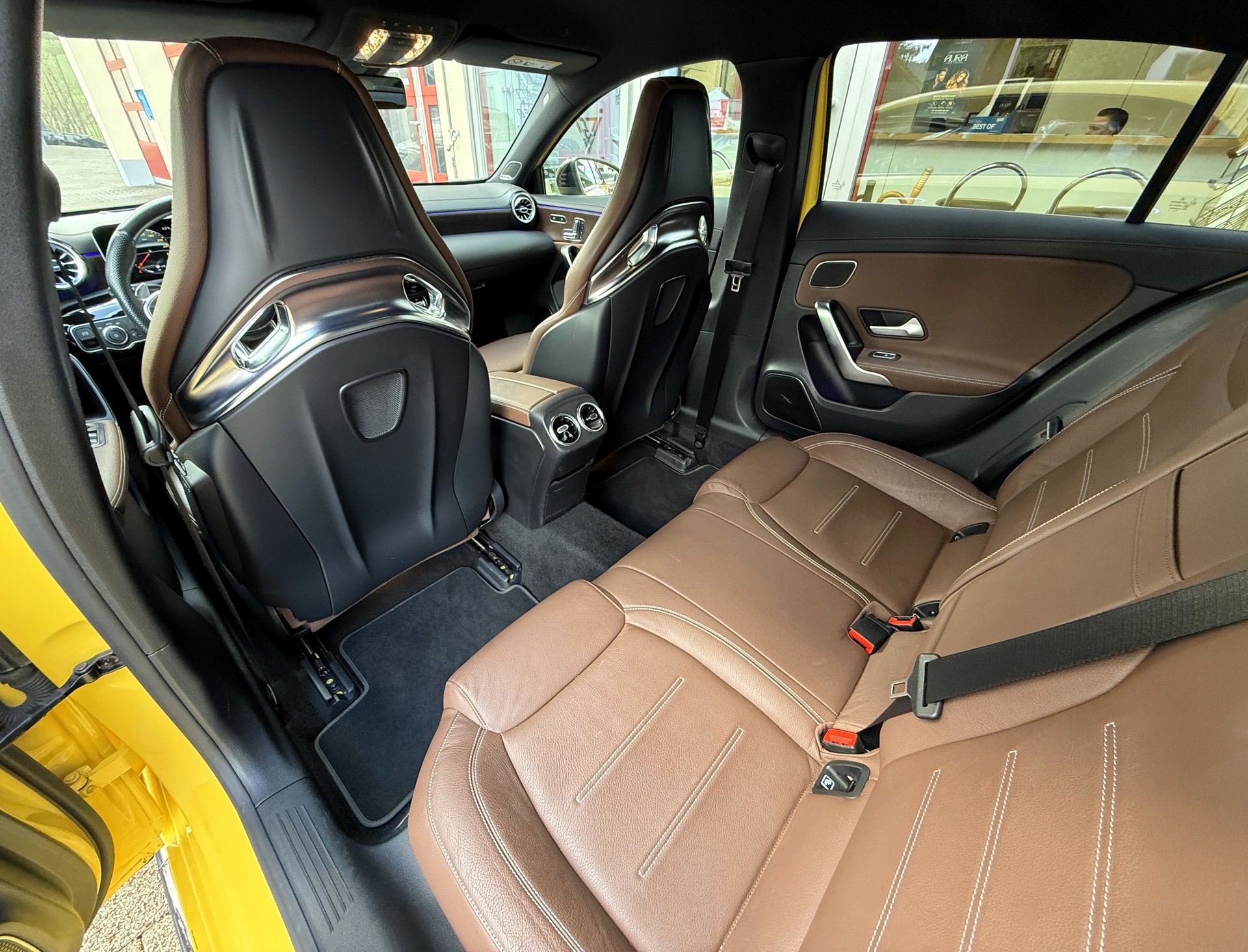 MERCEDES-BENZ A 45 S AMG 4Matic+ Speedshift-image-9