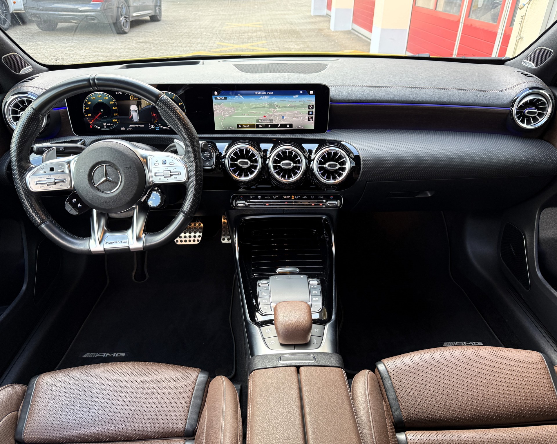 MERCEDES-BENZ A 45 S AMG 4Matic+ Speedshift-image-10
