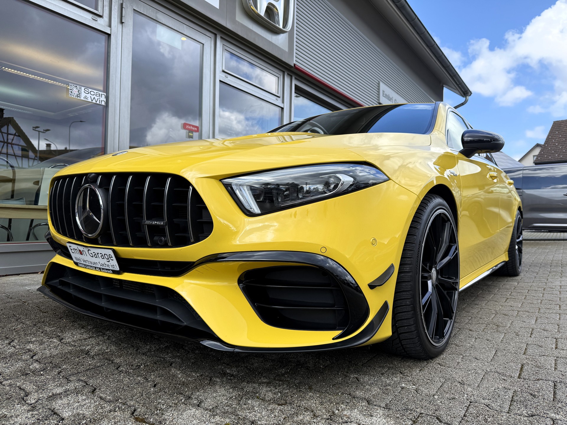 MERCEDES-BENZ A 45 S AMG 4Matic+ Speedshift-image-2
