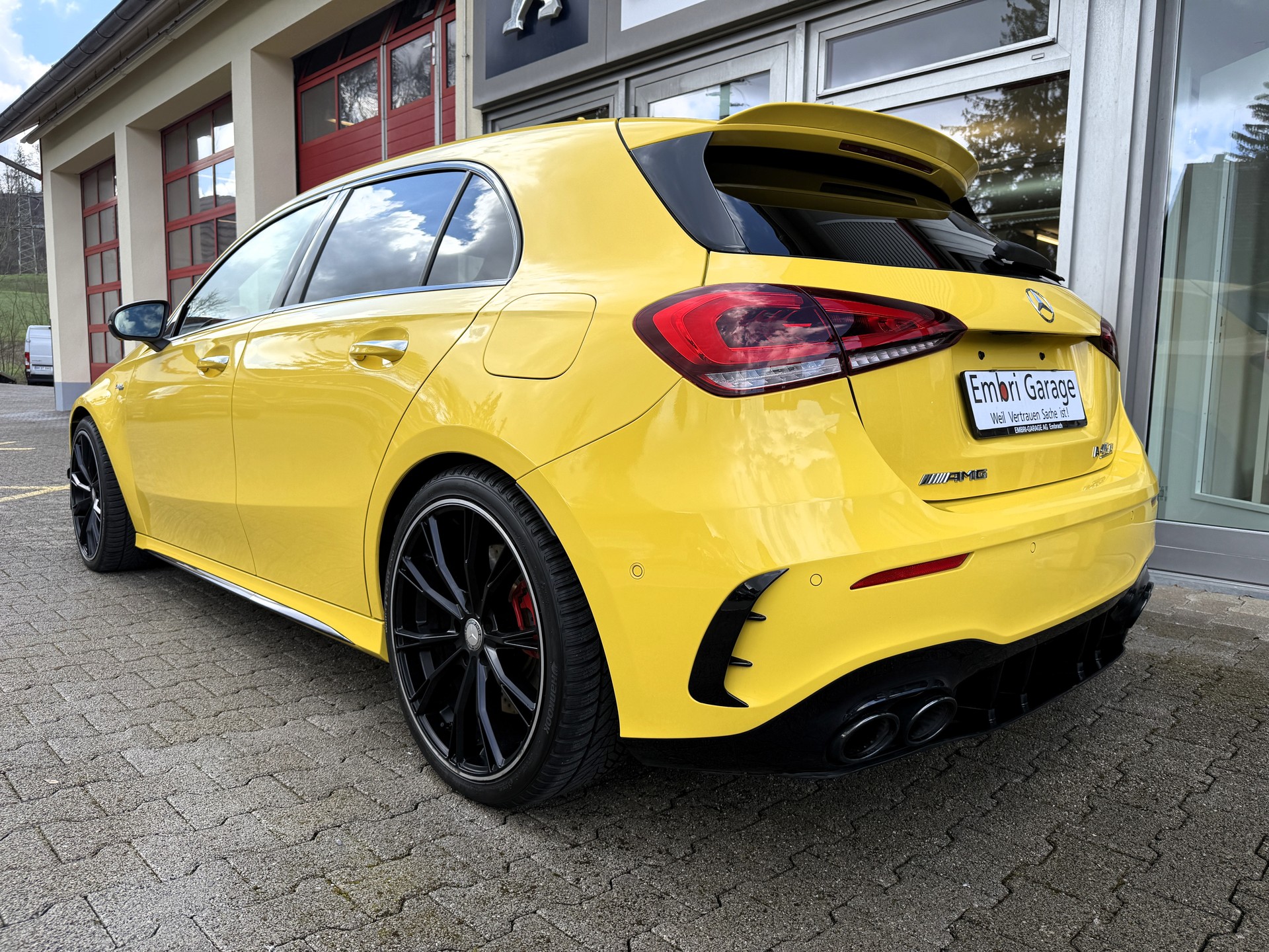 MERCEDES-BENZ A 45 S AMG 4Matic+ Speedshift-image-4