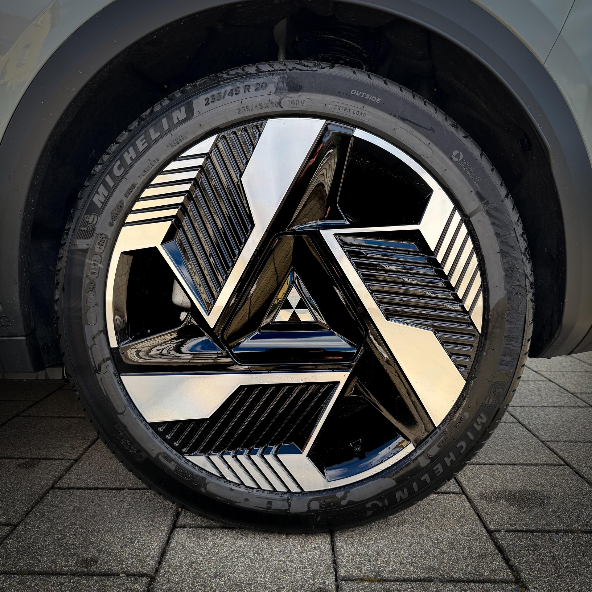 MITSUBISHI Eclipse Cross Instyle-showroom-element-2