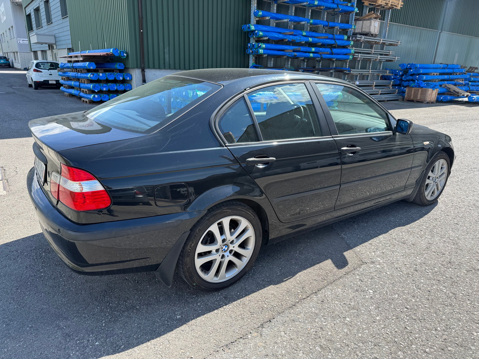 BMW 318i-image-3