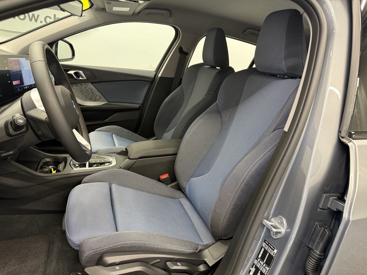 BMW 120d M Sport Steptronic-showroom-element-3
