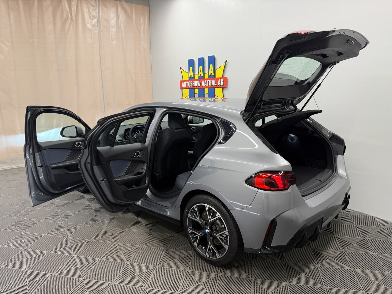 BMW 120d M Sport Steptronic-image-10
