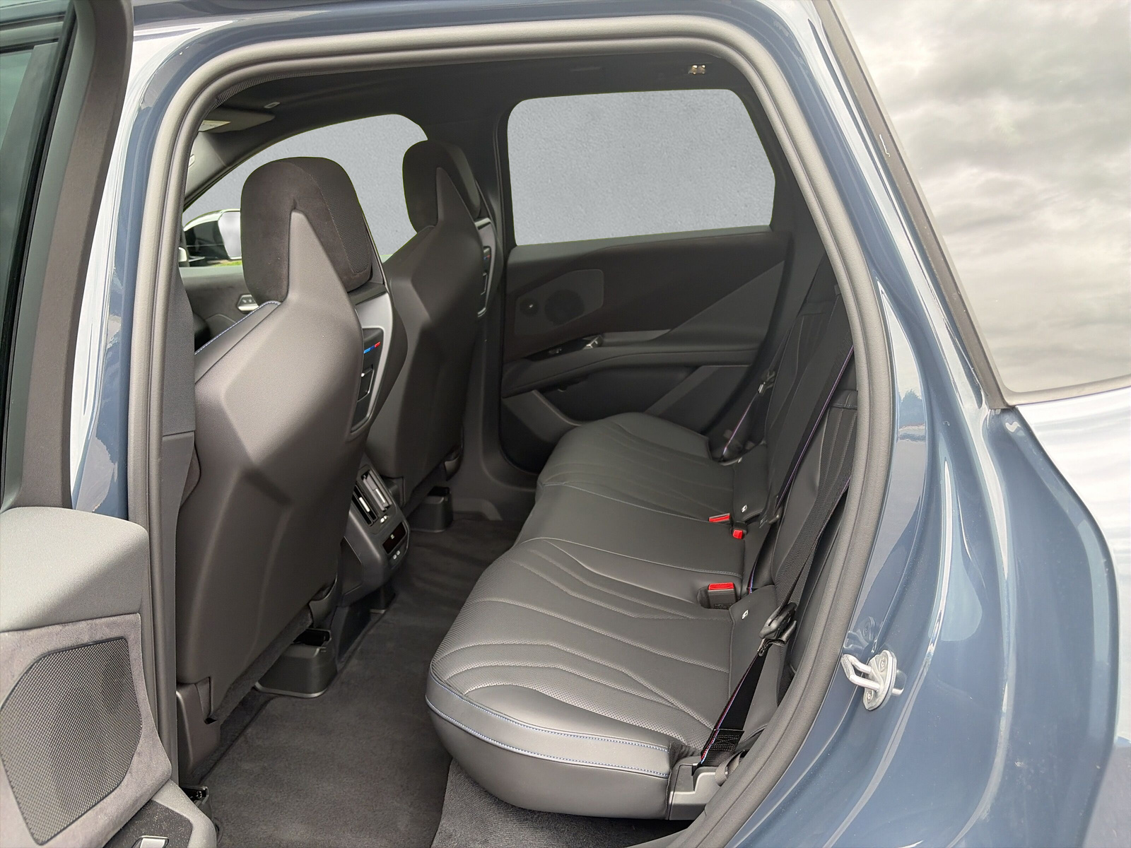 BMW iX3 50 xDrive M Sport Pro-image-11