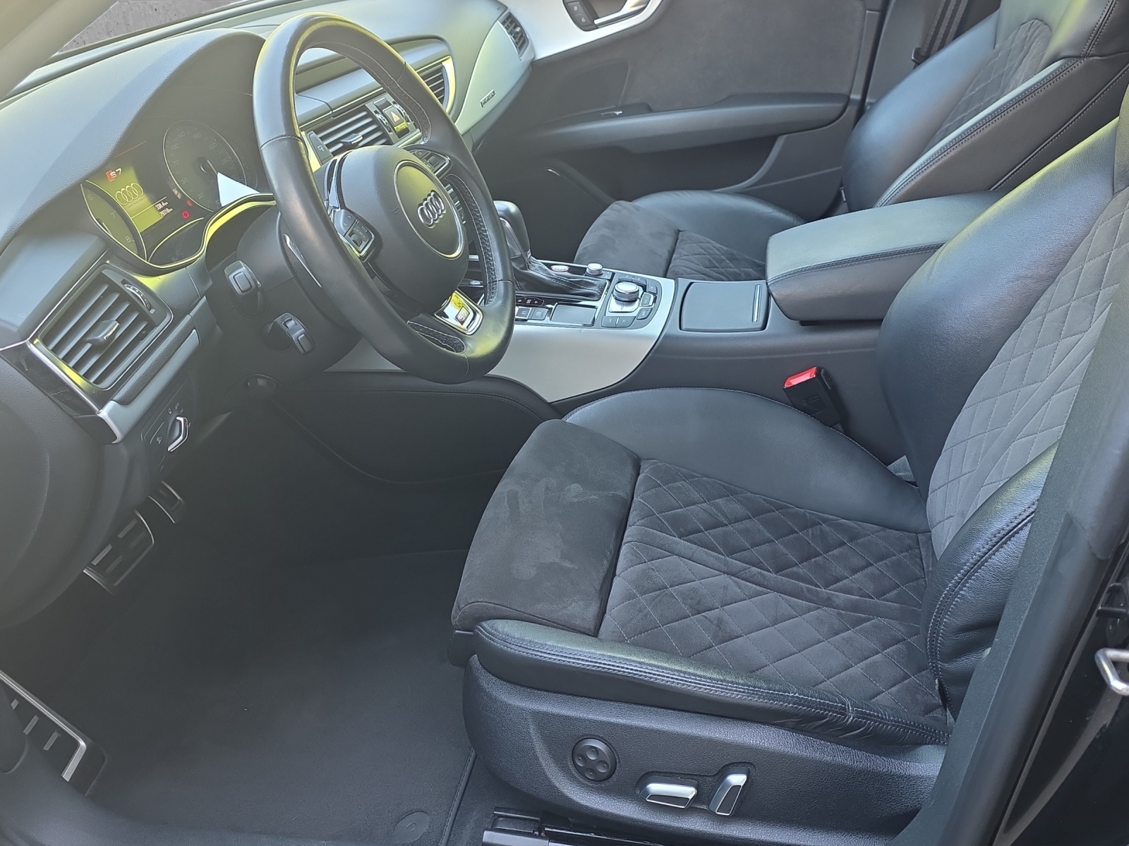 AUDI S7 Sportback 4.0 TFSI V8 quattro S-tronic-image-8