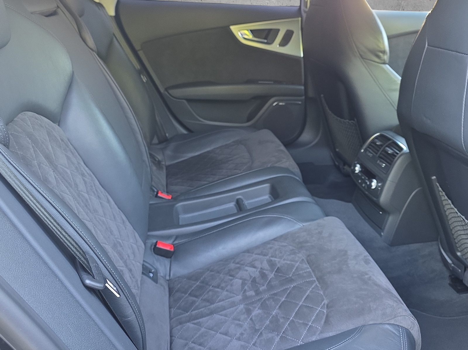 AUDI S7 Sportback 4.0 TFSI V8 quattro S-tronic-image-12