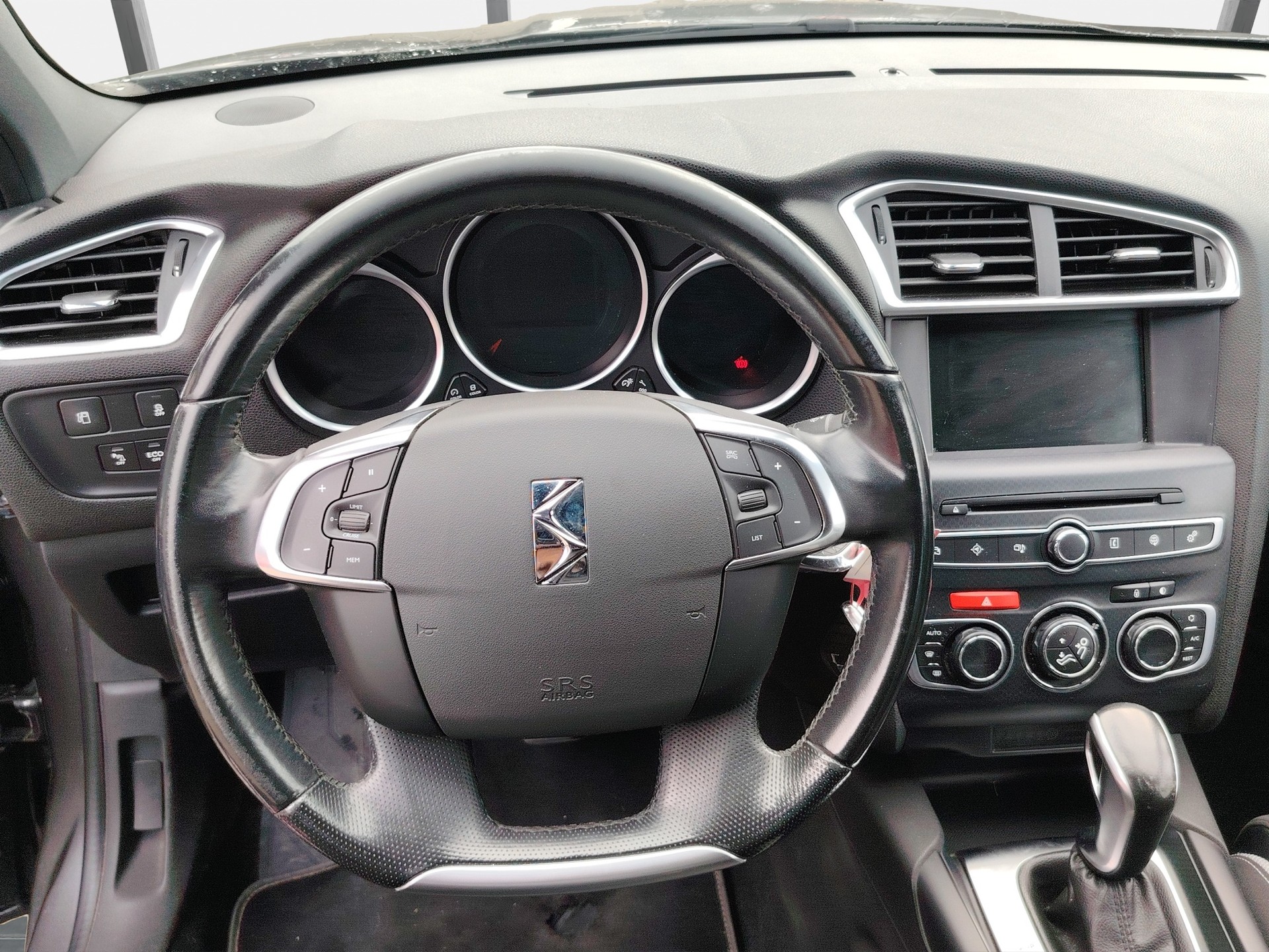 DS AUTOMOBILES DS 4 1.6 THP Performance Line Automatic-image-8