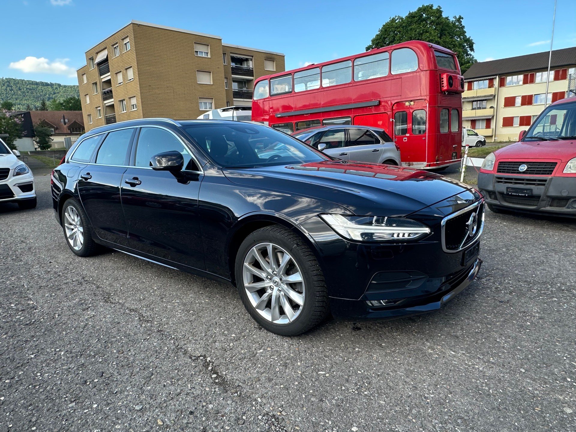 VOLVO D5 Inscription AWD-image-2