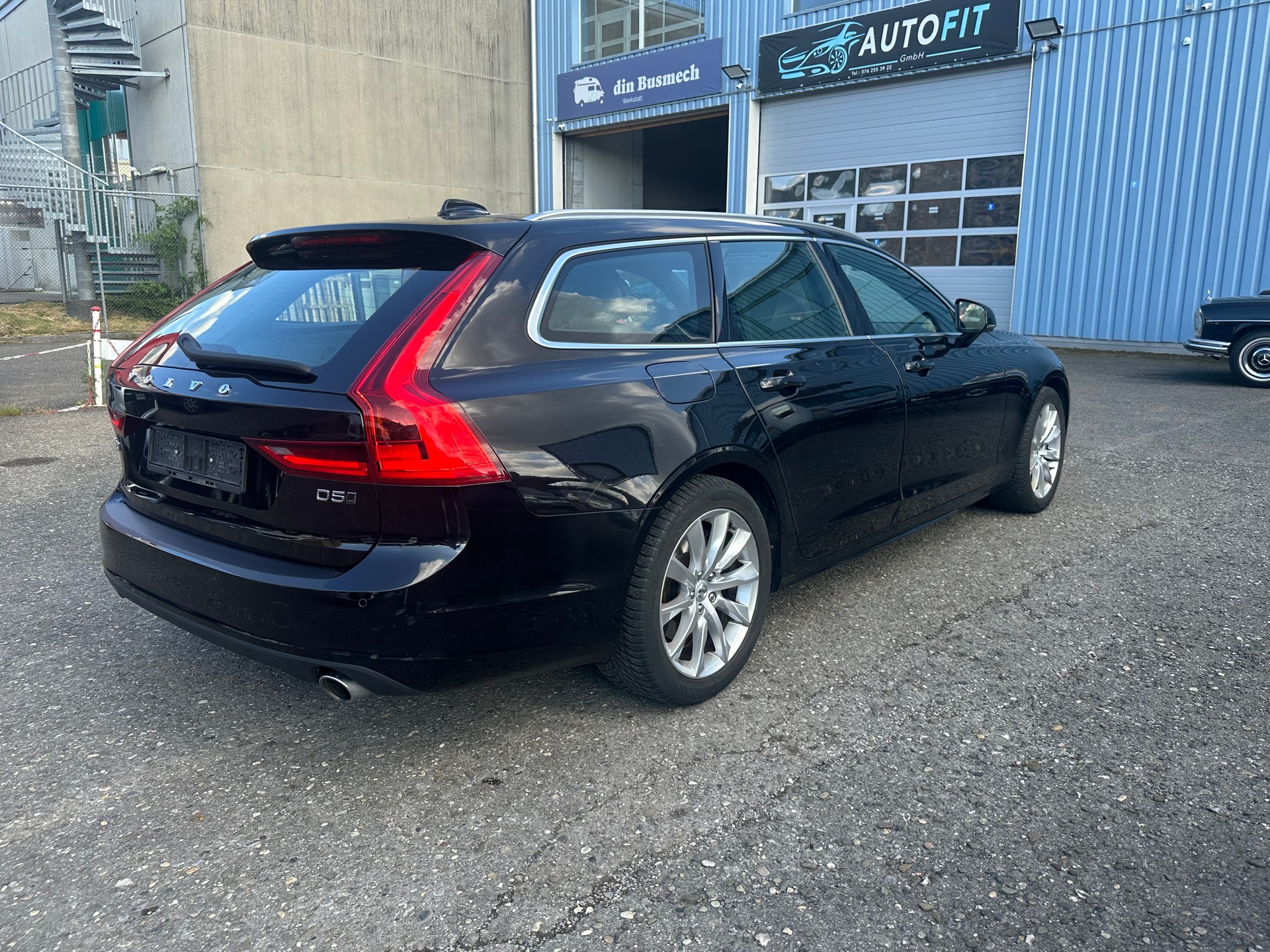 VOLVO D5 Inscription AWD-image-5