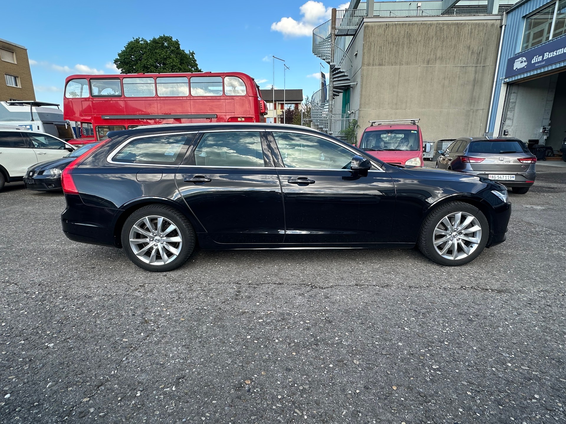 VOLVO D5 Inscription AWD-image-3