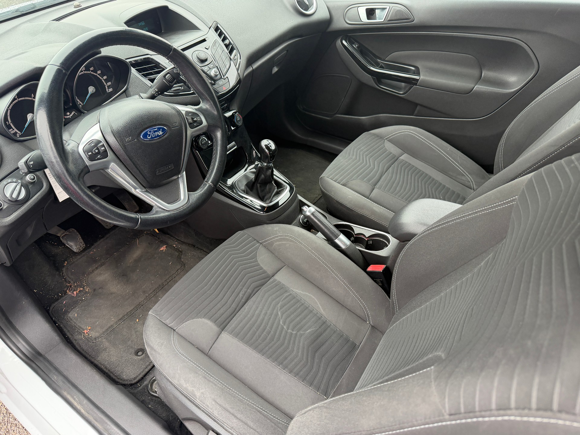 FORD Fiesta 1.6 TDCi Eco Trend-image-4
