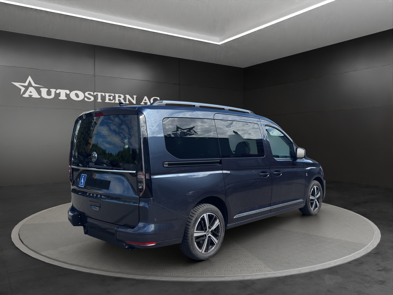 VW VW Caddy Maxi Kombi Premium 1.5 TSI DSG Rollstuhltransport 5+1 Plätze-image-4