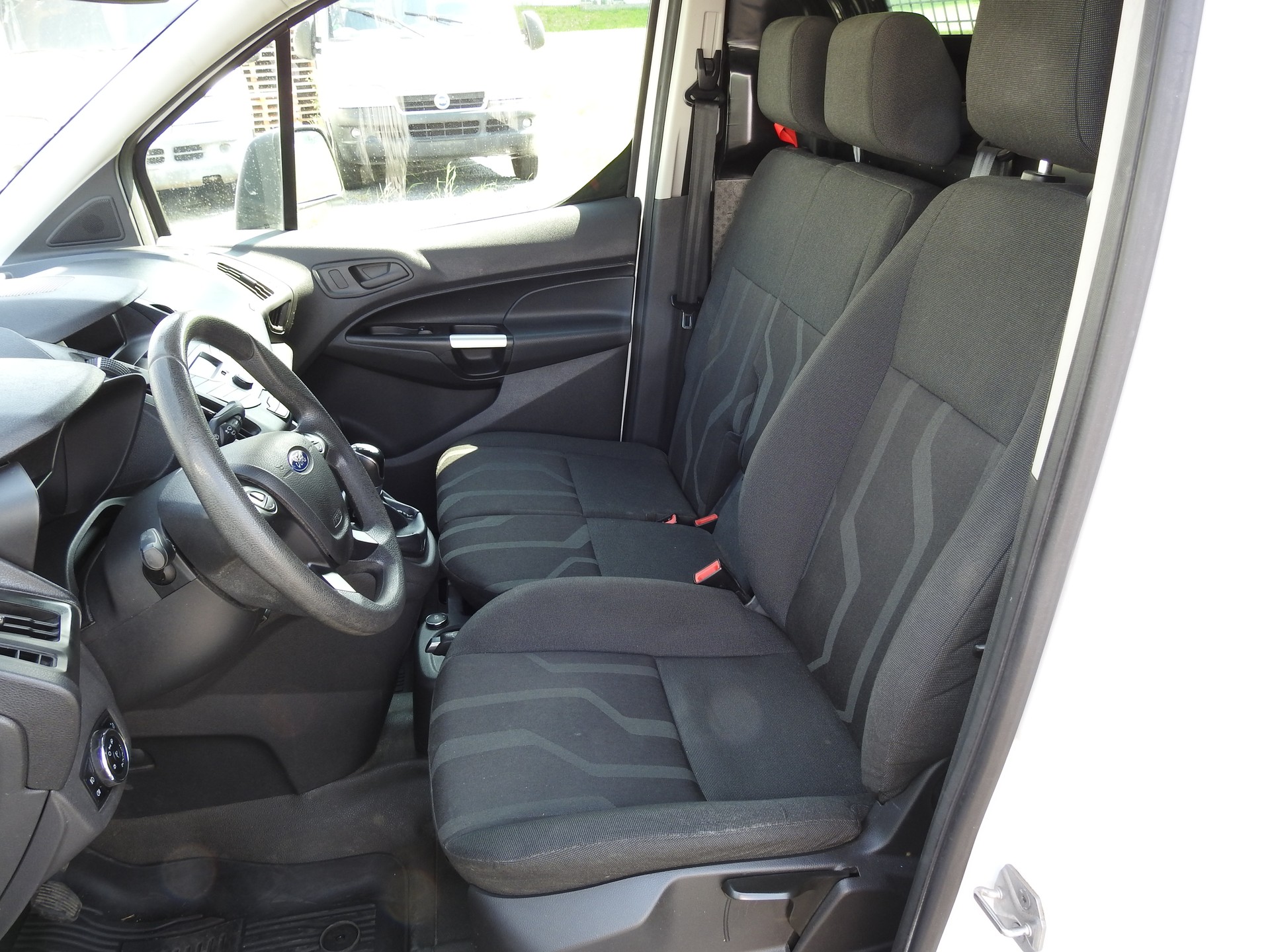 FORD Transit Connect Van T230 1.6 TDCi Ambiente-image-11