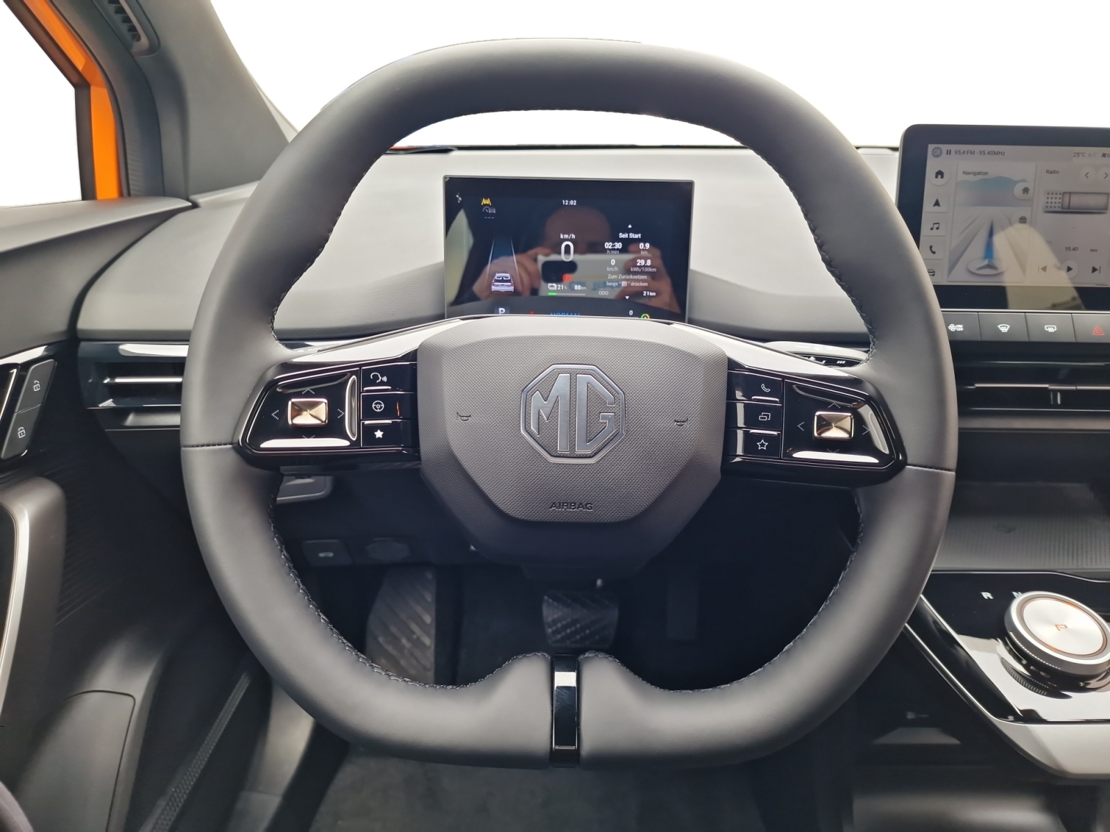 MG 4 Trophy 77kWh Extended Range 520km Reichweite-image-10