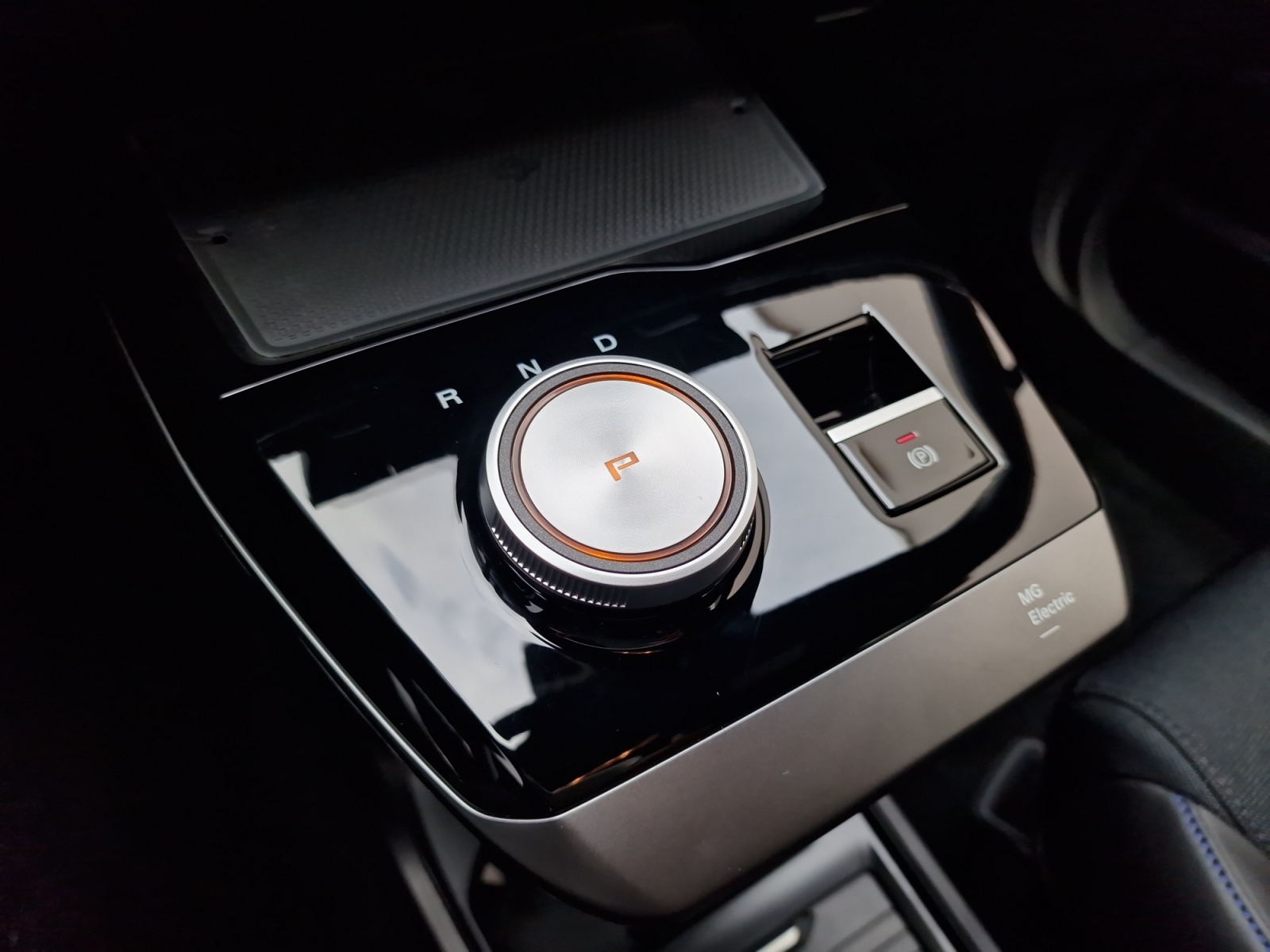 MG 4 Trophy 77kWh Extended Range 520km Reichweite-image-12