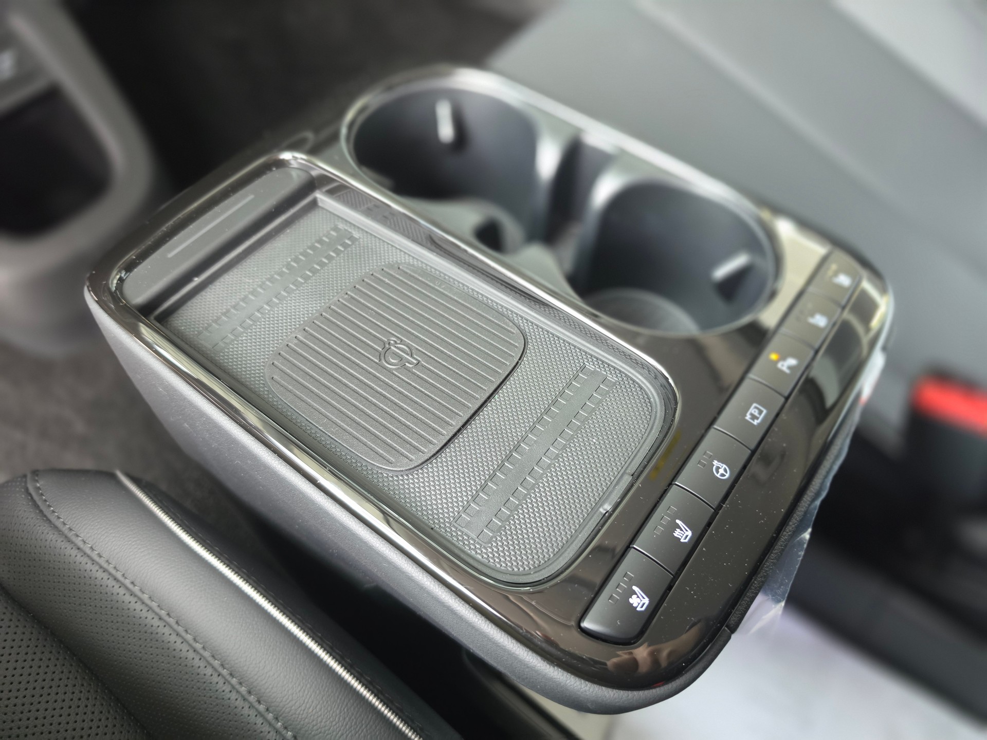HYUNDAI Ioniq 5 Amplia 84kWh 4WD-image-8