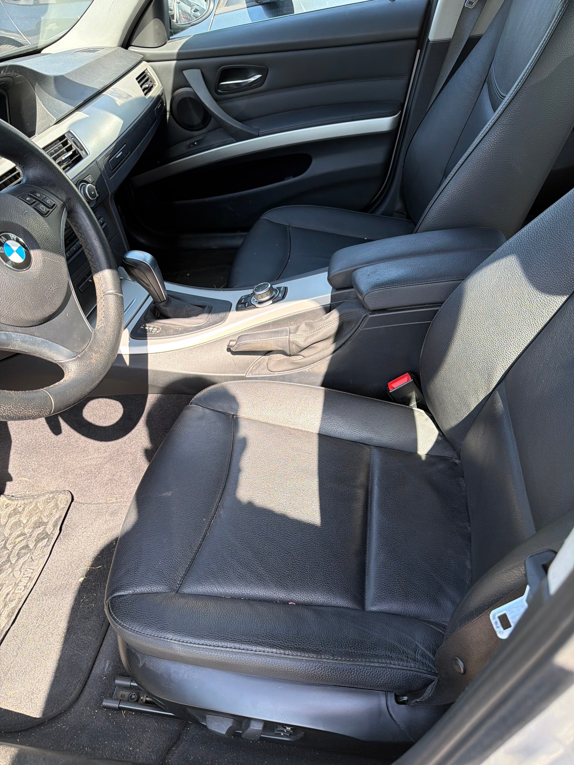 BMW 330i x-Drive Steptronic-image-5