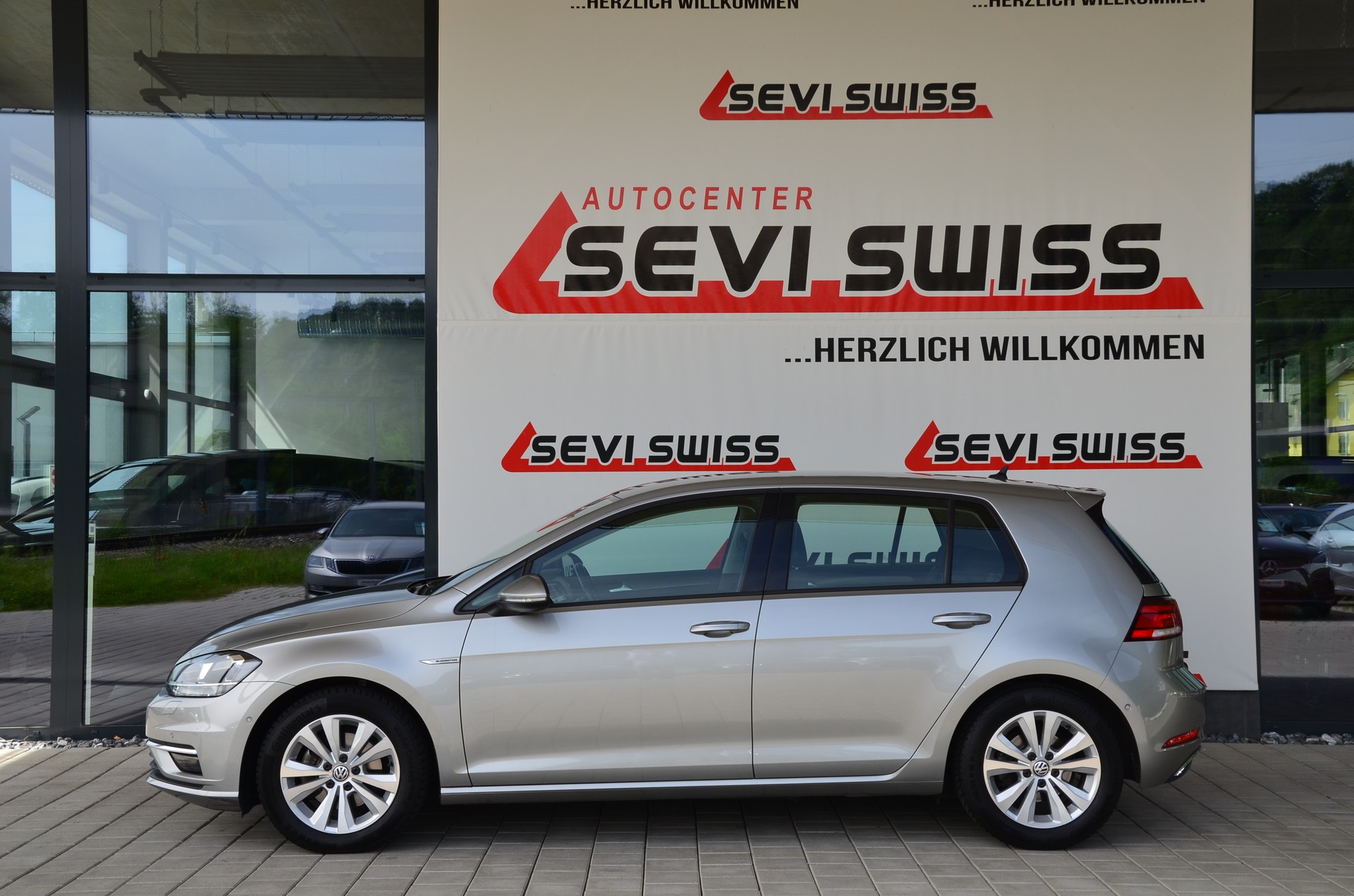VW Golf 1.5 TSI EVO Comfortline DSG*Frisch ab MFK,1 Jahr oder 20'000km Garantie*-image-6