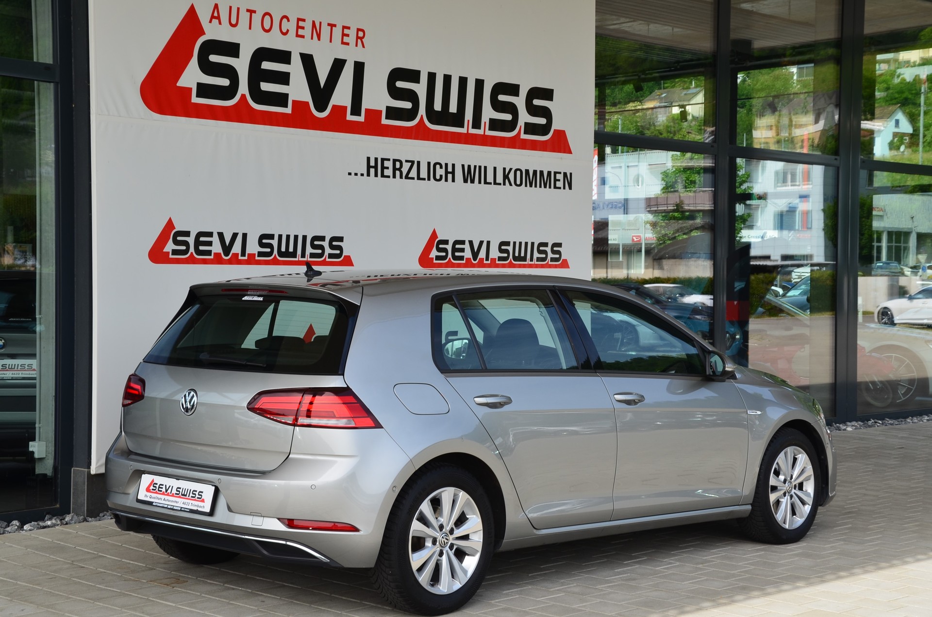 VW Golf 1.5 TSI EVO Comfortline DSG*Frisch ab MFK,1 Jahr oder 20'000km Garantie*-showroom-element-3