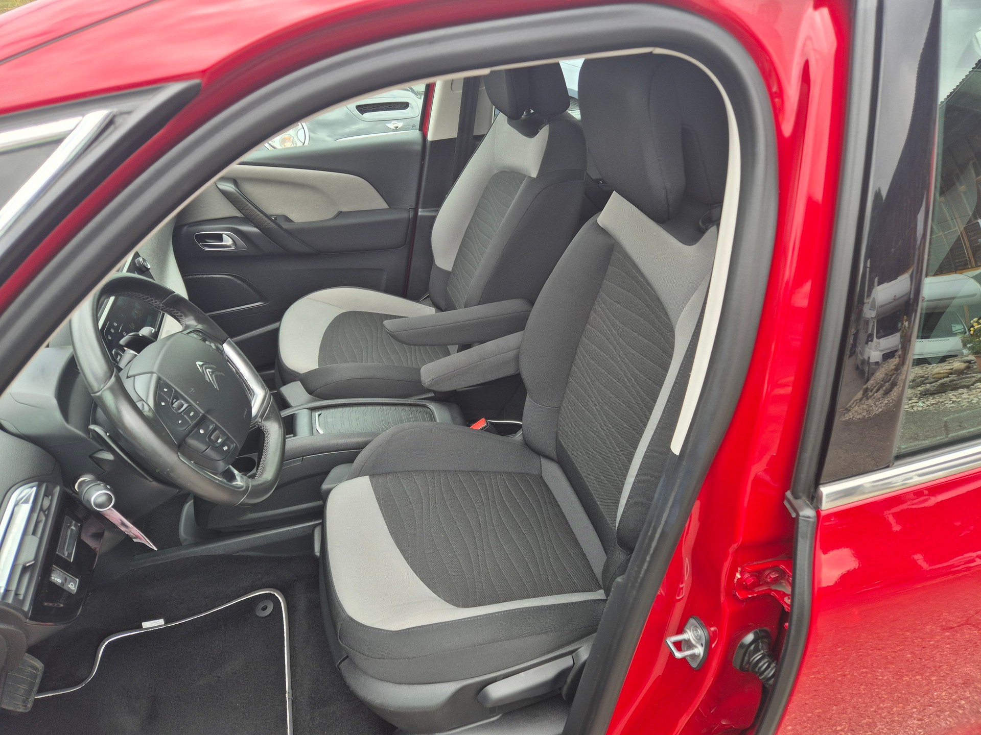 CITROEN C4 Picasso 1.6 e-HDi Séduction ETG6-image-28