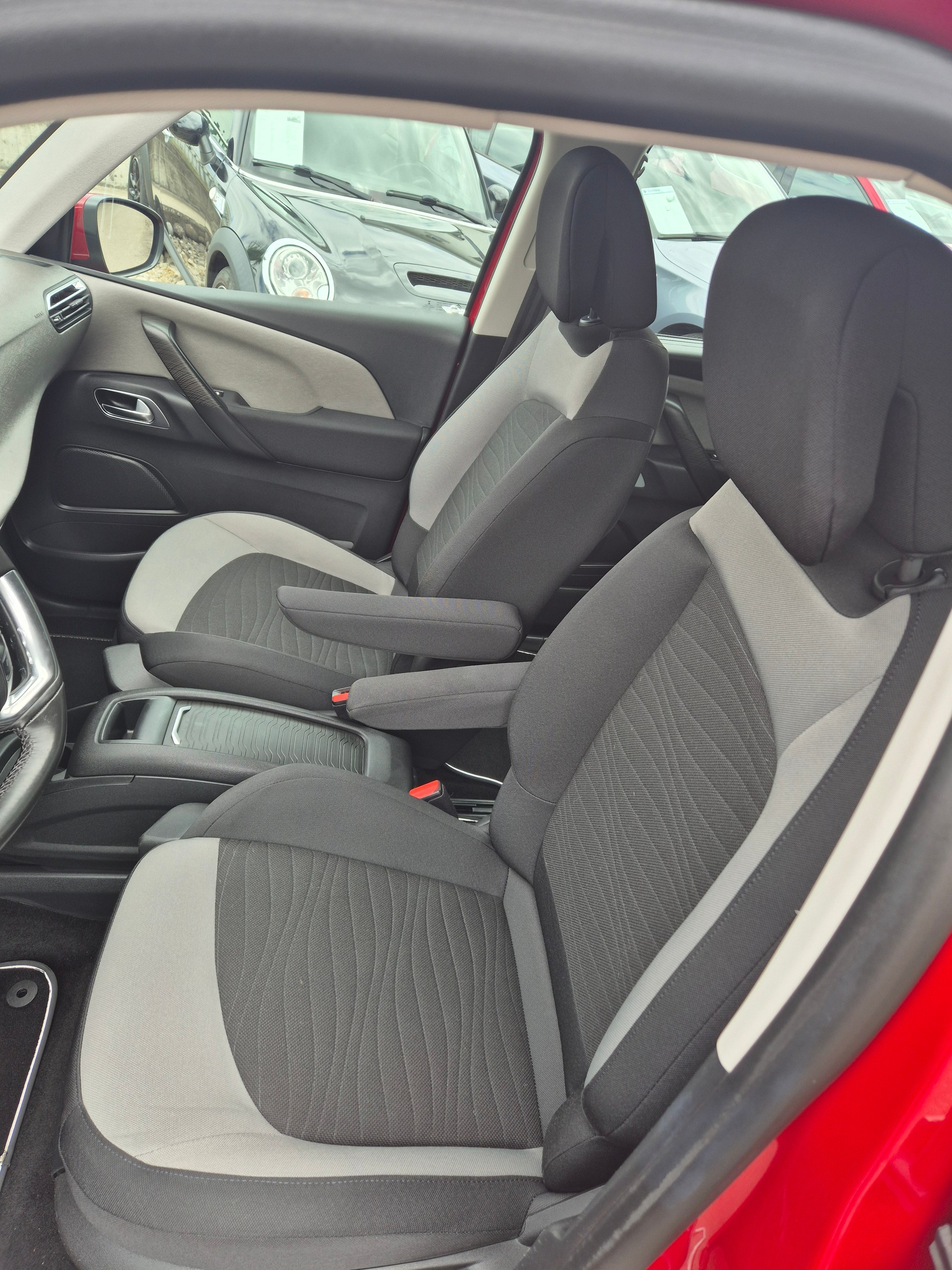 CITROEN C4 Picasso 1.6 e-HDi Séduction ETG6-image-25