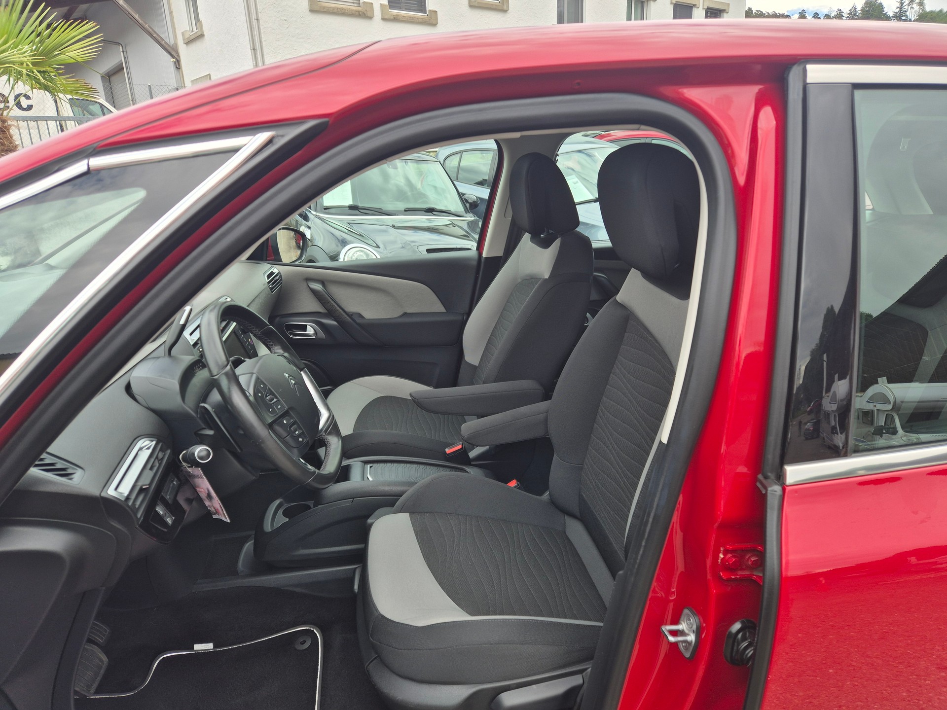 CITROEN C4 Picasso 1.6 e-HDi Séduction ETG6-image-19