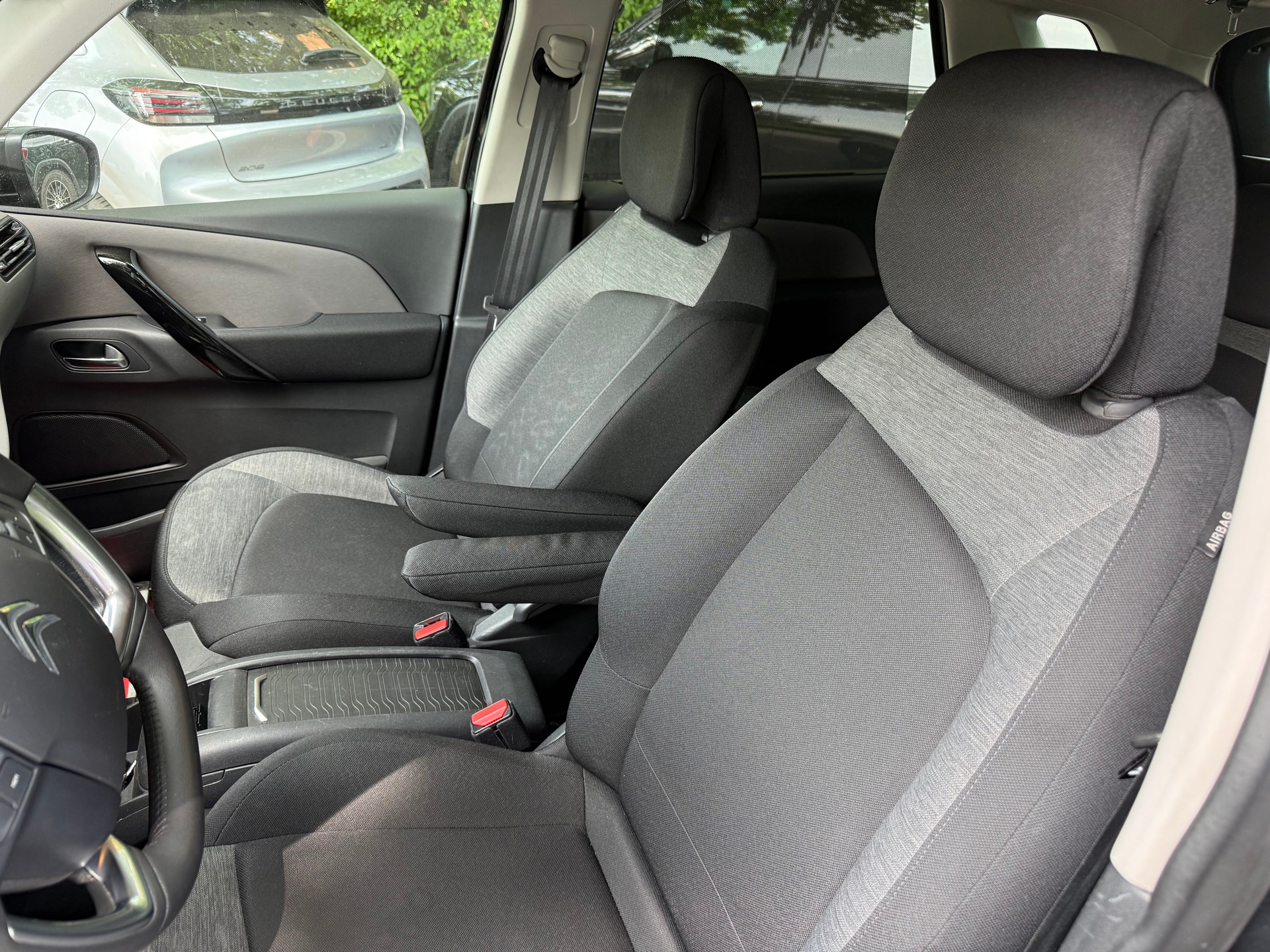 CITROEN C4 Spacetourer 1.5 BlueHDi Feel Edition EAT8-image-12