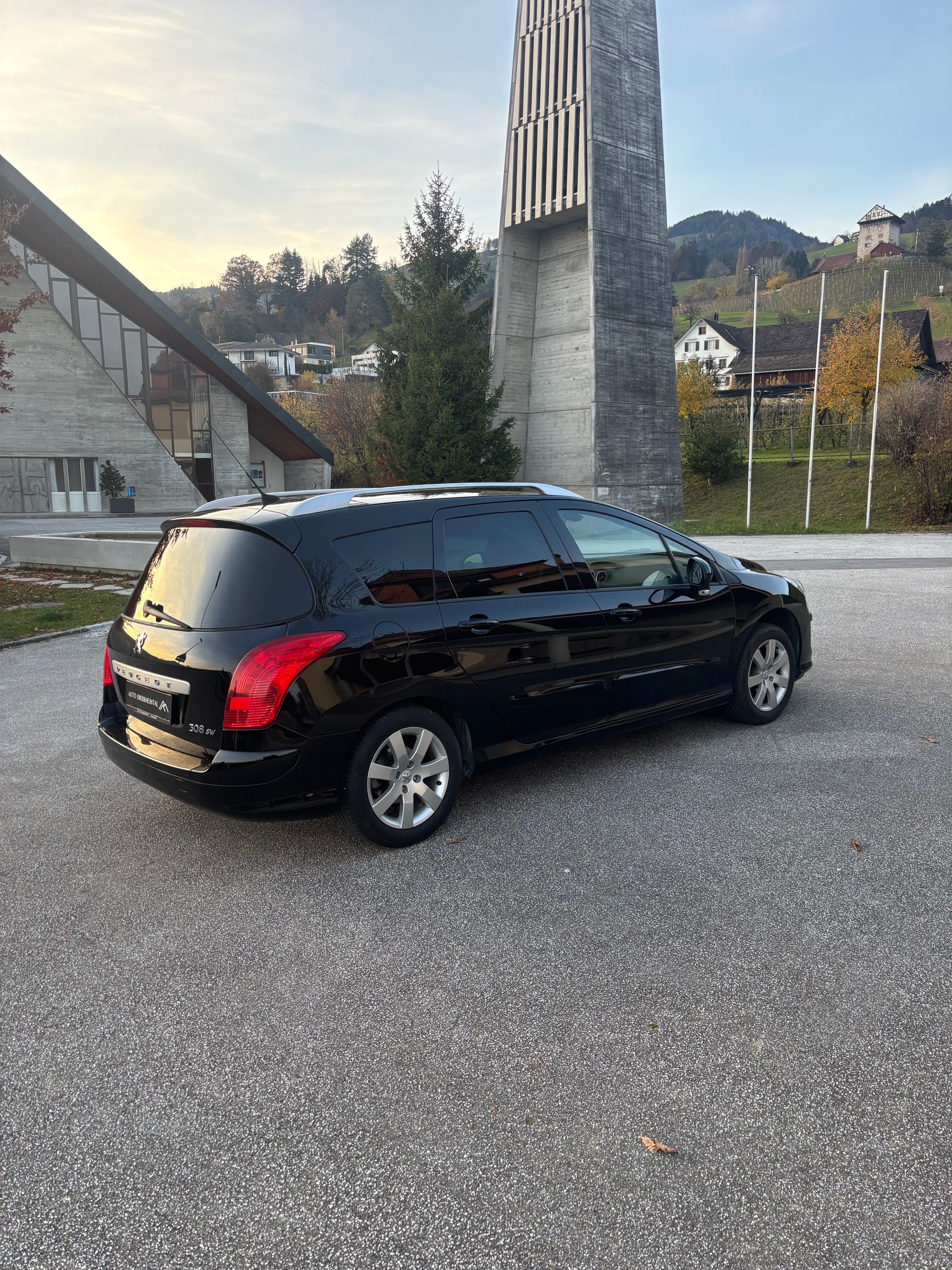 PEUGEOT 308 SW 1.6 16V Turbo Sport-image-8