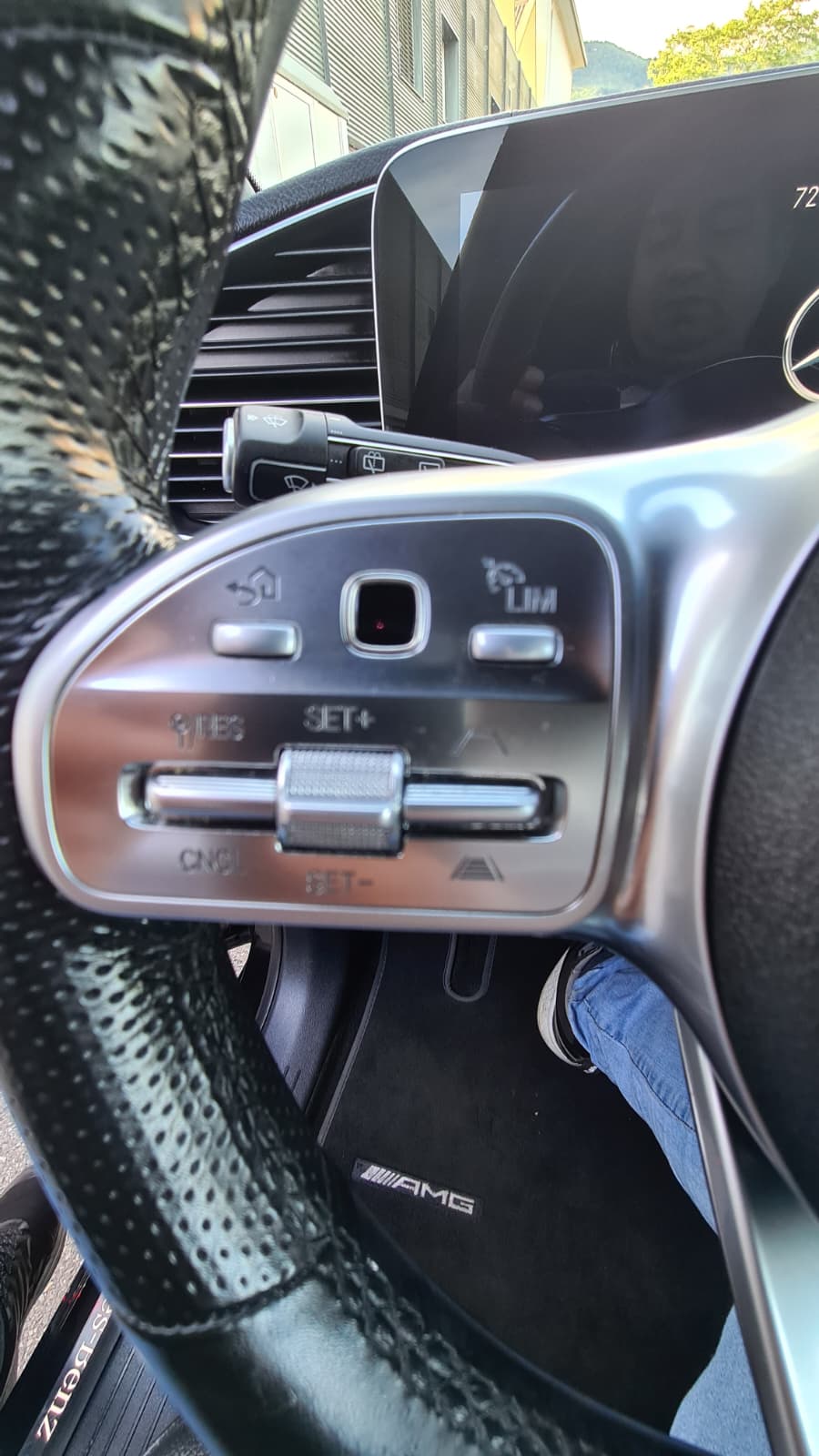 MERCEDES-BENZ GLE 350 de 4Matic AMG Line 9G-Tronic ** 319 PS ** Voll-Leder ** Navi ** RF-Kamera 360° ** Sitzmemory ** Frisch Ab MFK & Service-image-12