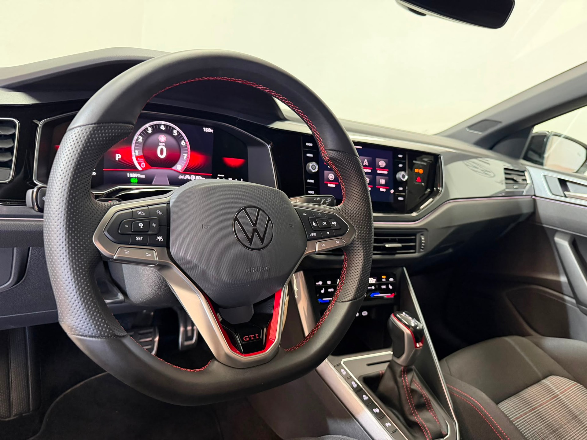 VW Polo 2.0 TSI GTI DSG-image-5