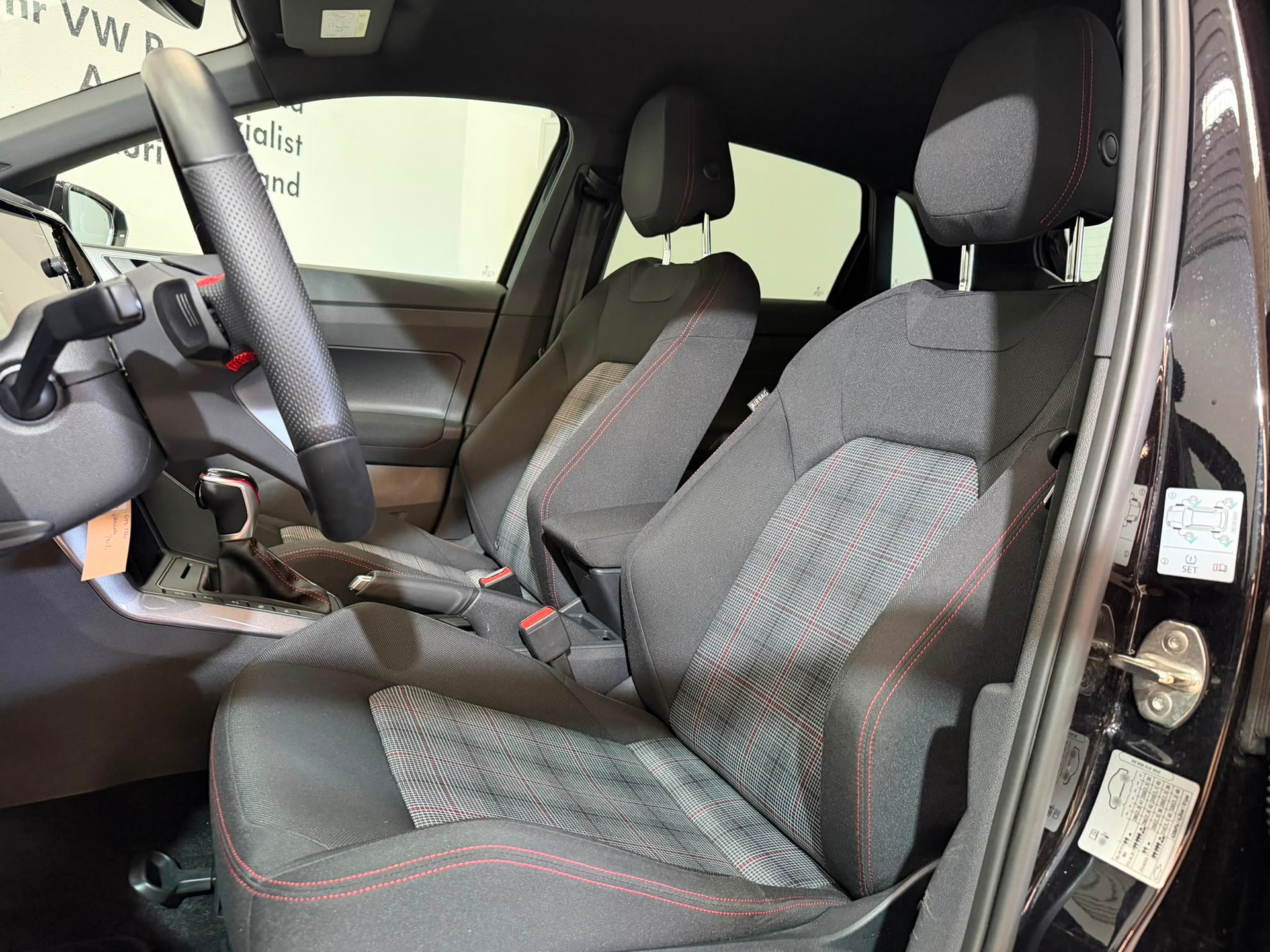 VW Polo 2.0 TSI GTI DSG-image-8