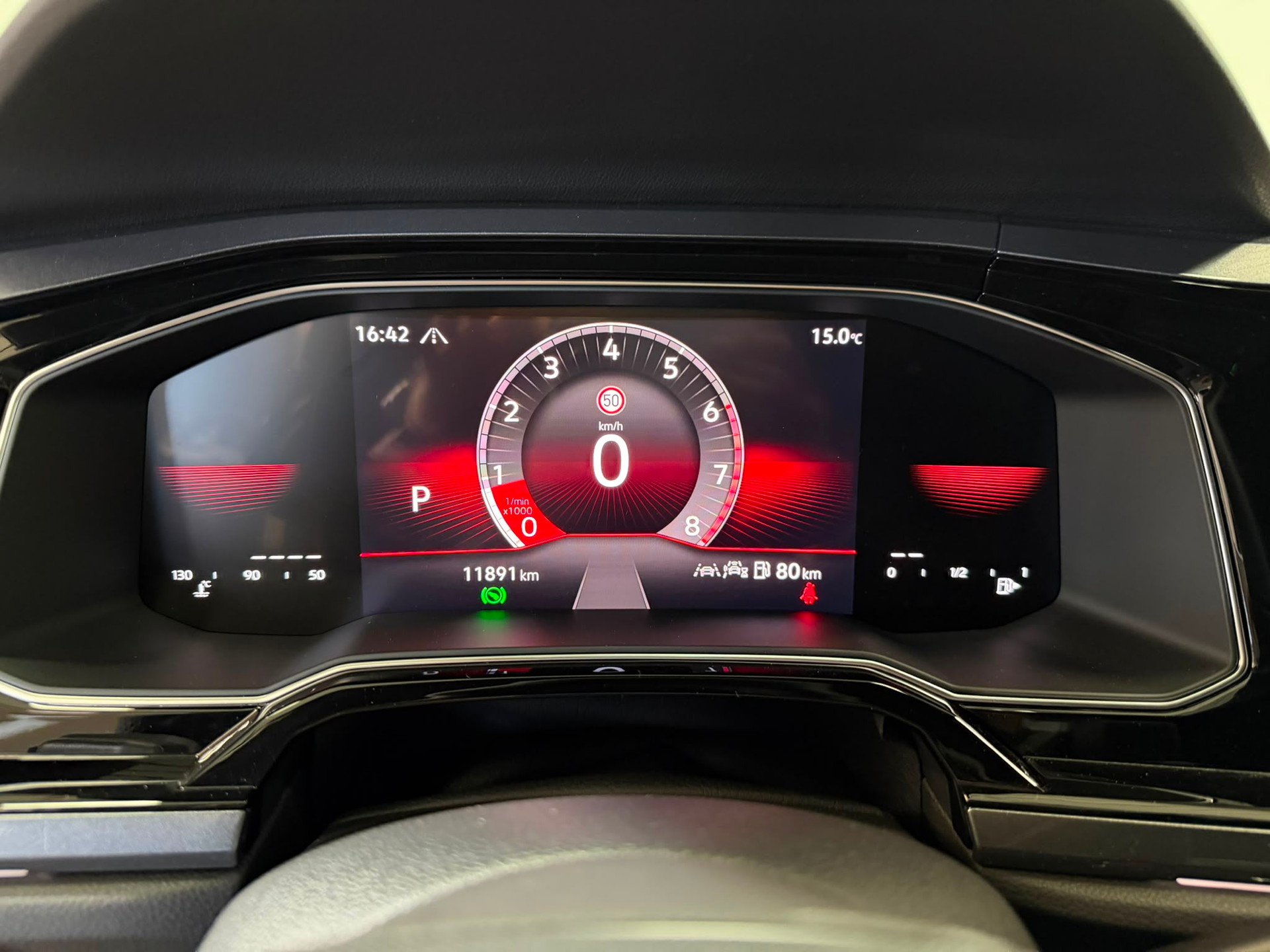 VW Polo 2.0 TSI GTI DSG-image-10