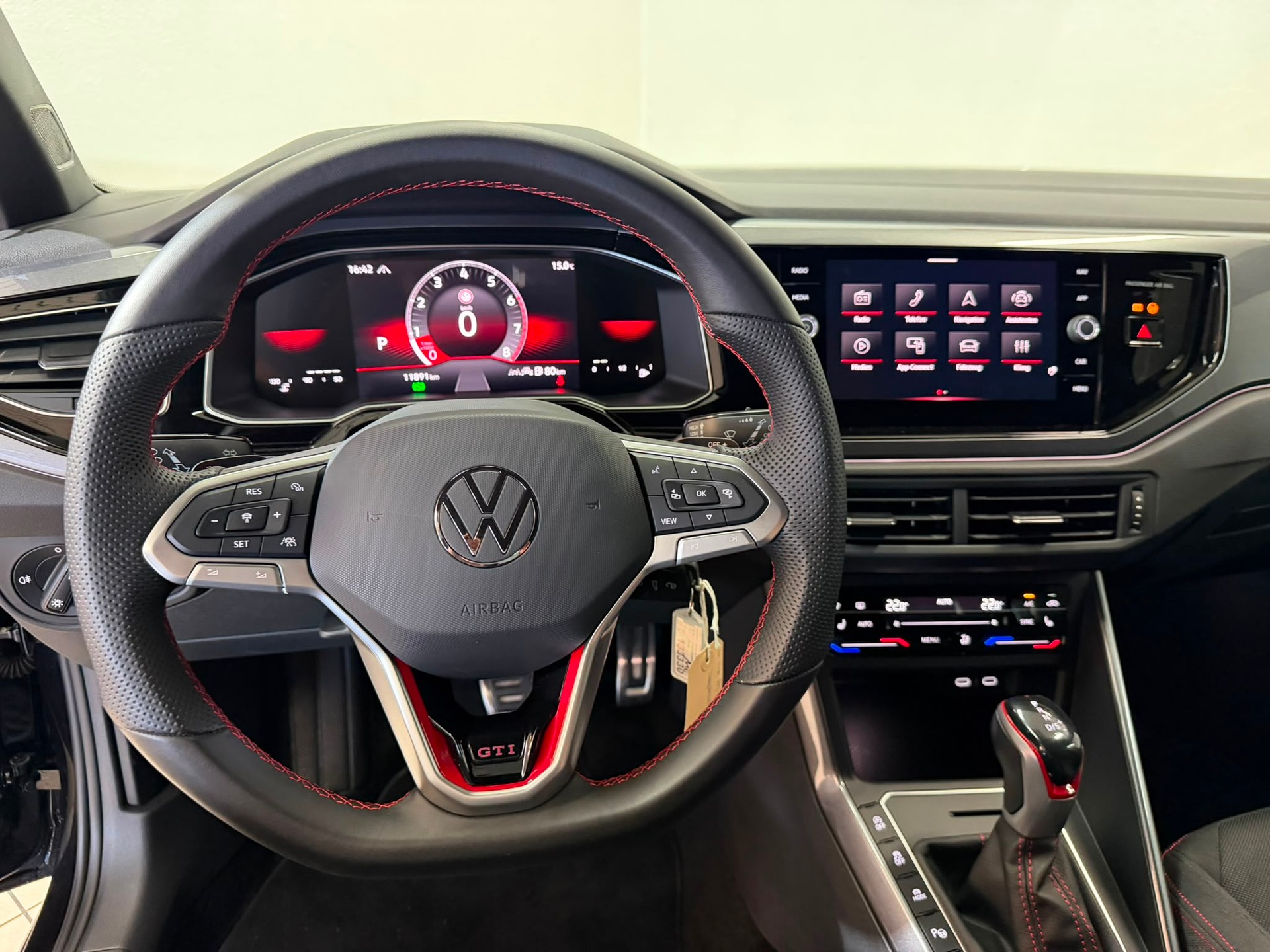 VW Polo 2.0 TSI GTI DSG-image-6