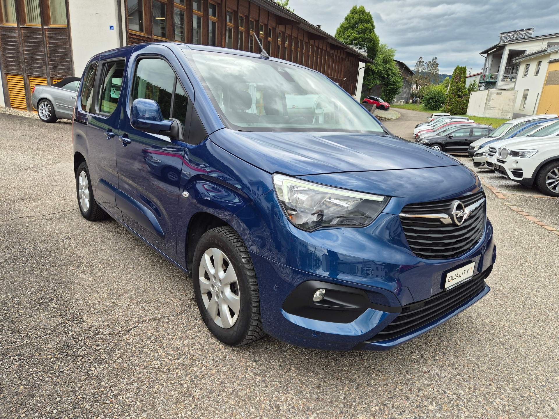 OPEL Combo Life 1.5 Innovation-showroom-element-3