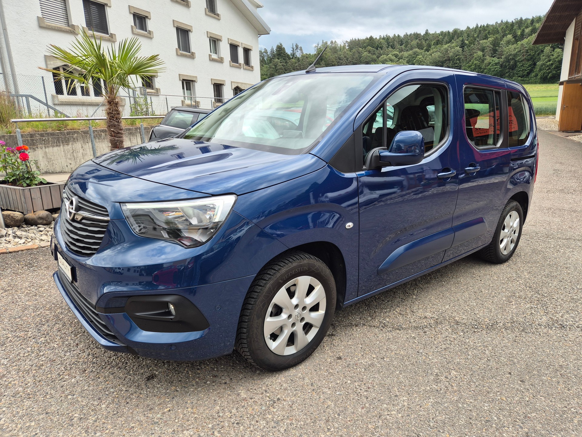 OPEL Combo Life 1.5 Innovation-showroom-element-2
