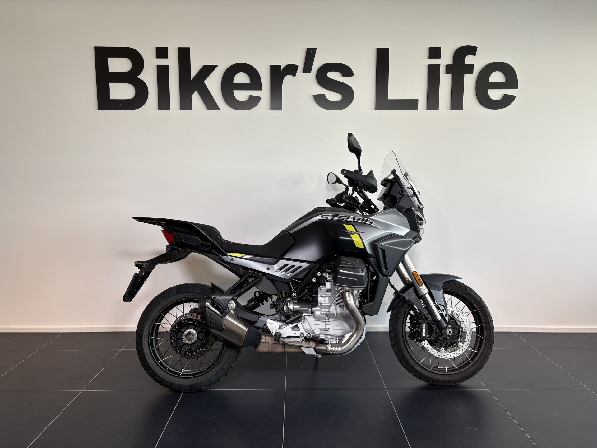 MOTO GUZZI Stelvio-image-0