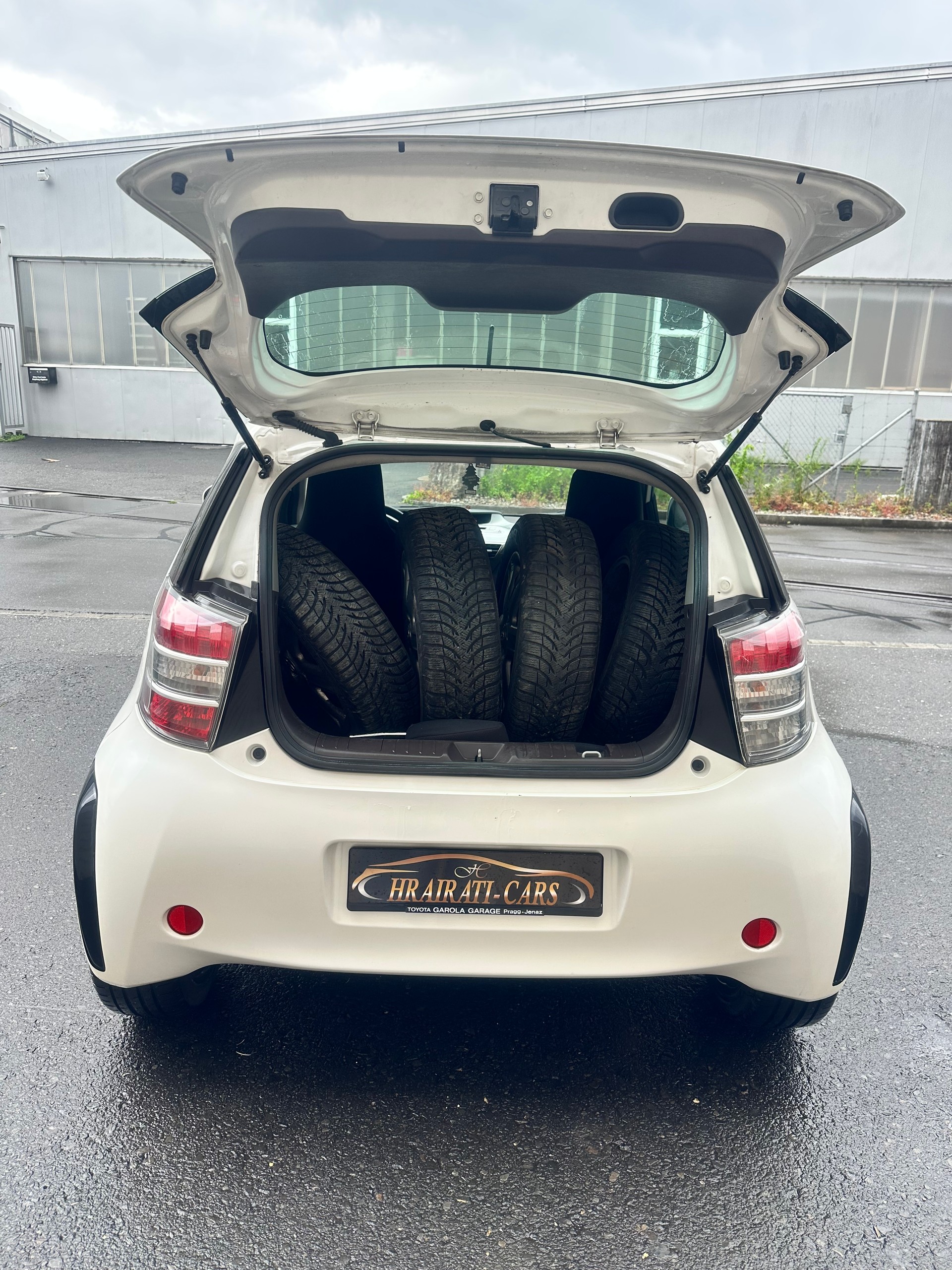 TOYOTA iQ 1.0 VVT-i Multidrive-image-8