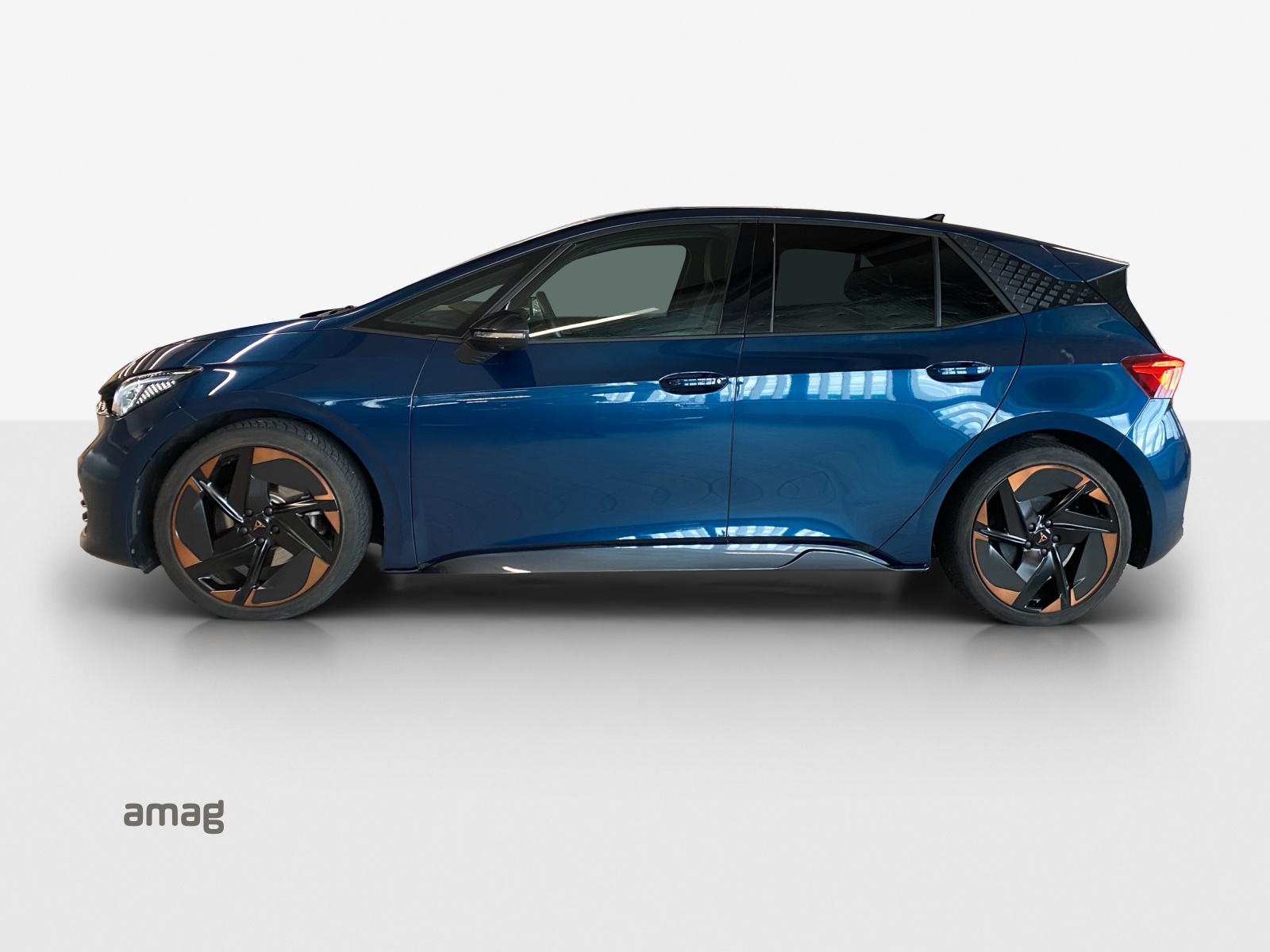 CUPRA Born 58 kWh-showroom-element-1