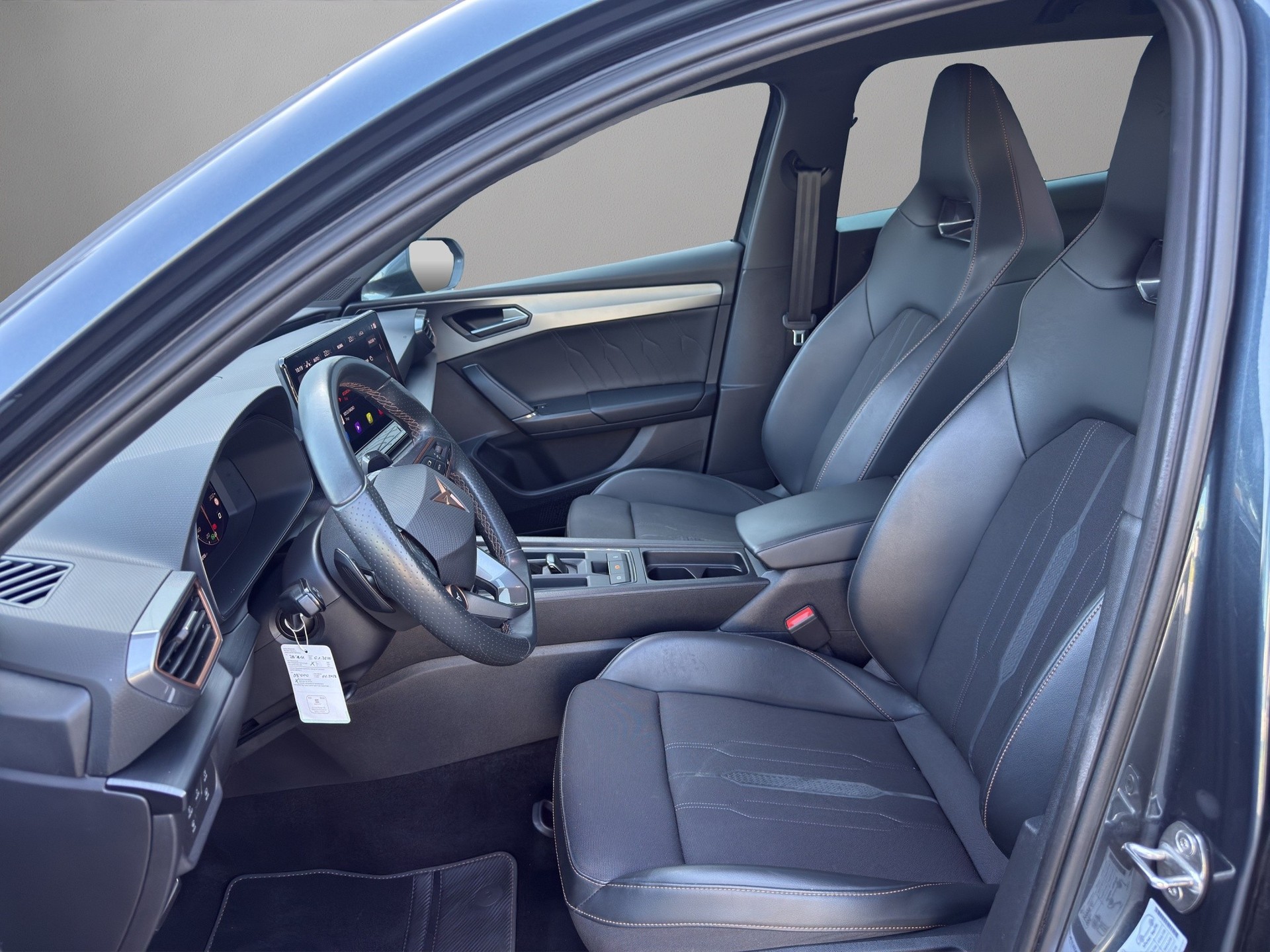 CUPRA LEON ST 2.0 TSI VZ DSG 4Drive-image-4
