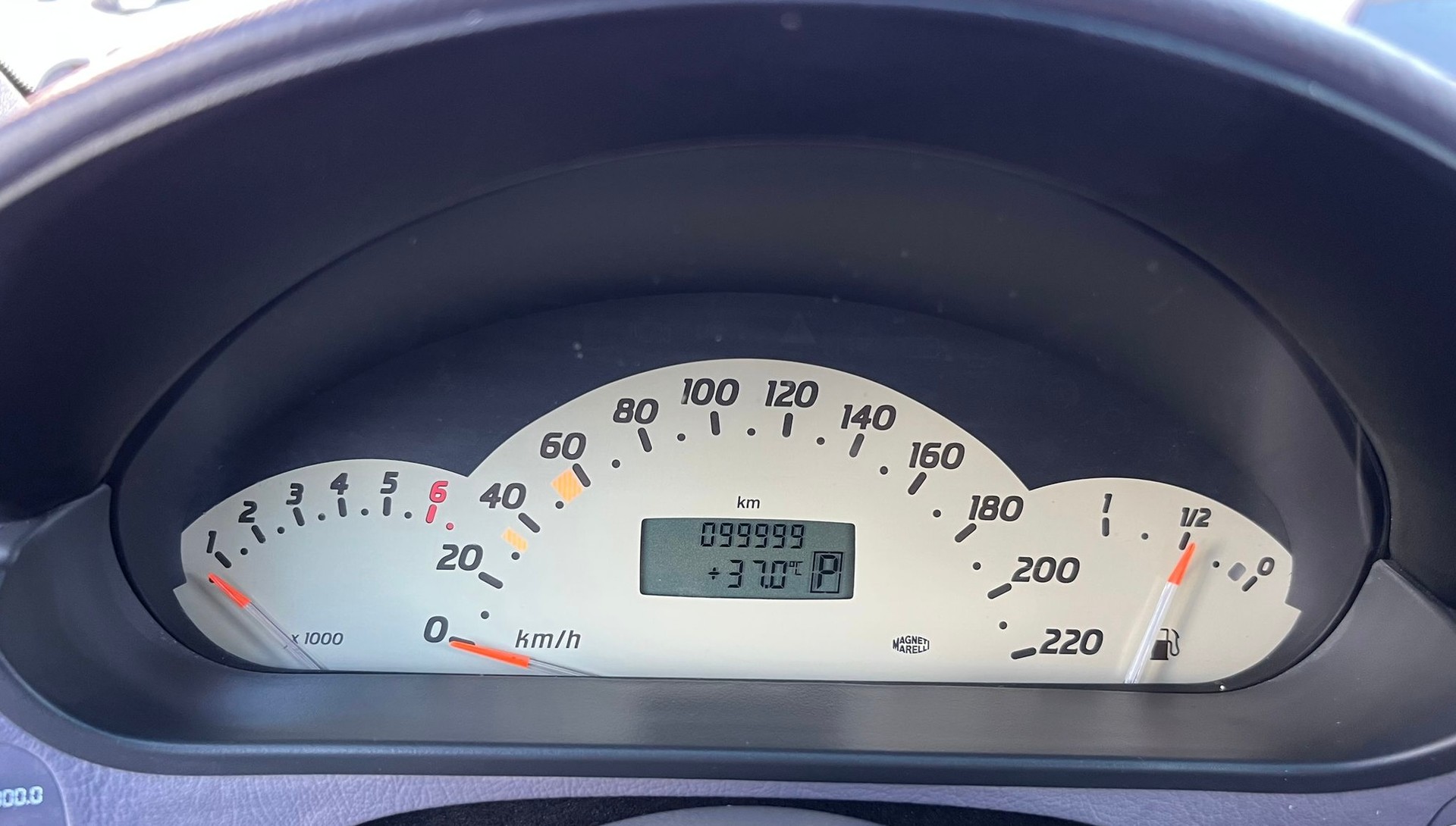 MERCEDES-BENZ A 160-image-8