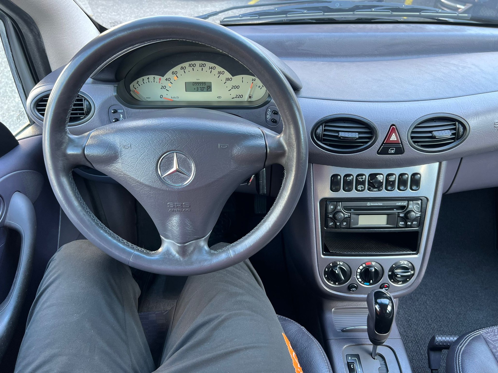 MERCEDES-BENZ A 160-image-9