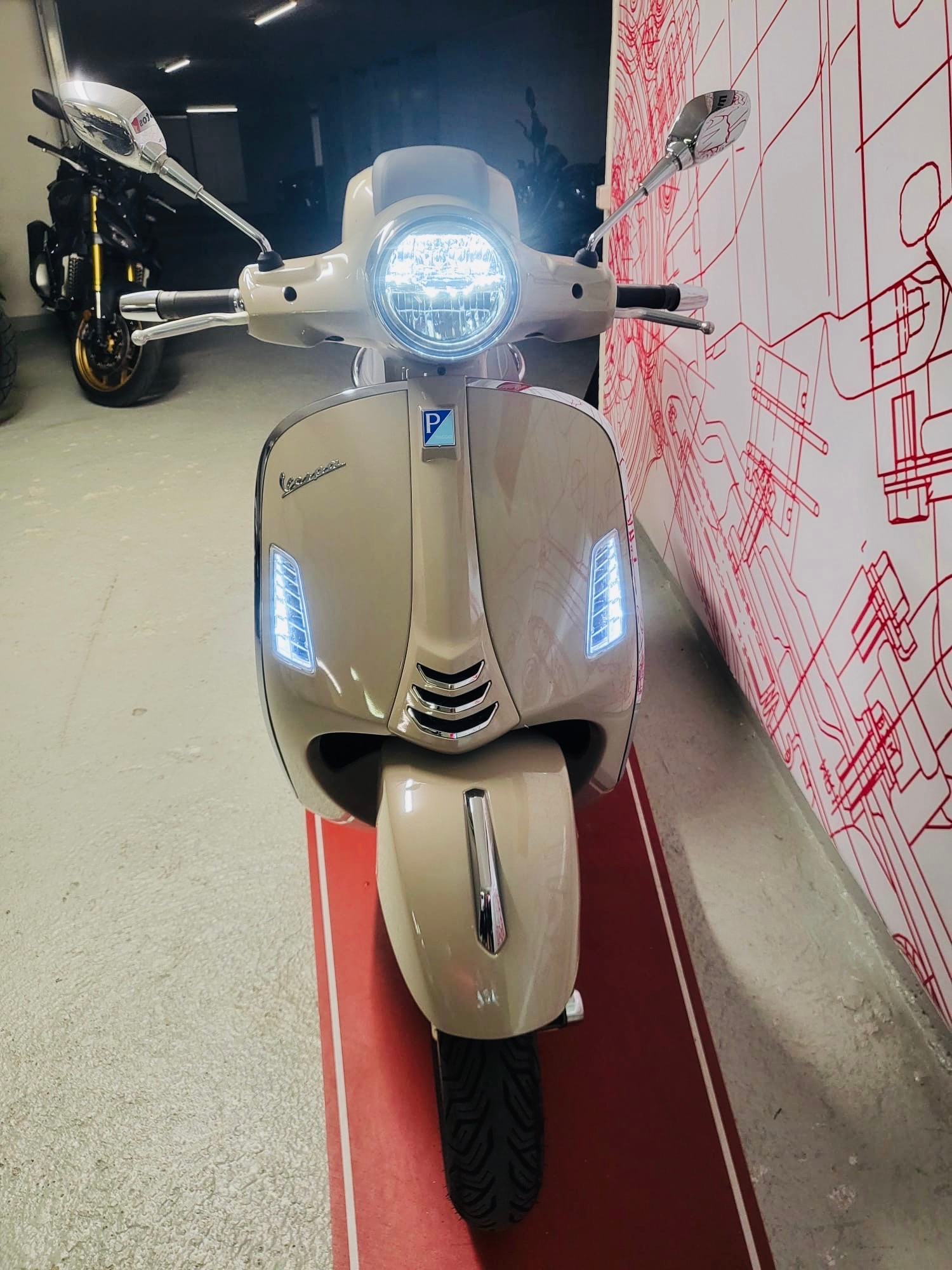 PIAGGIO Vespa GTS 125 Super Tech RST Euro 5+-image-5