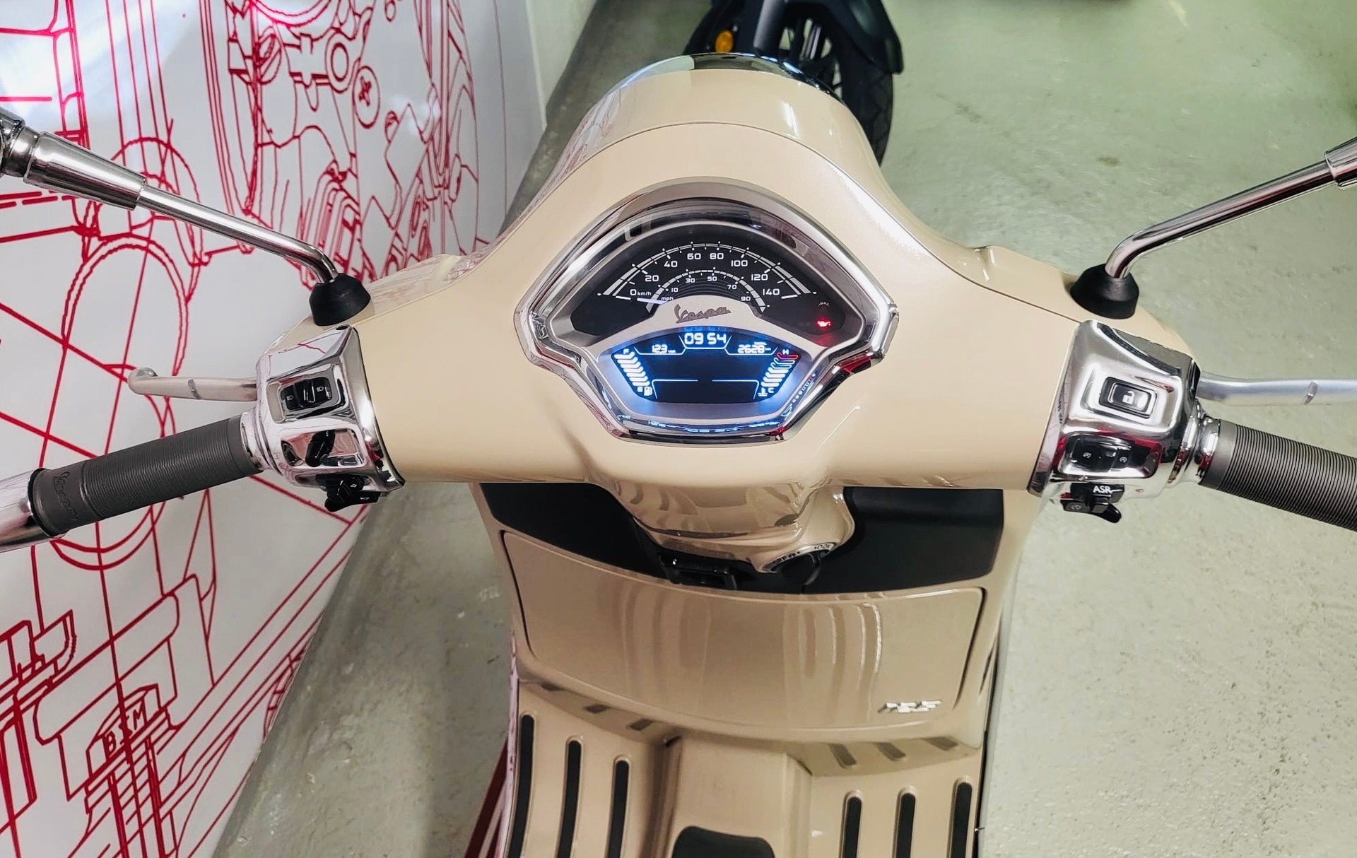 PIAGGIO Vespa GTS 125 Super Tech RST Euro 5+-image-4