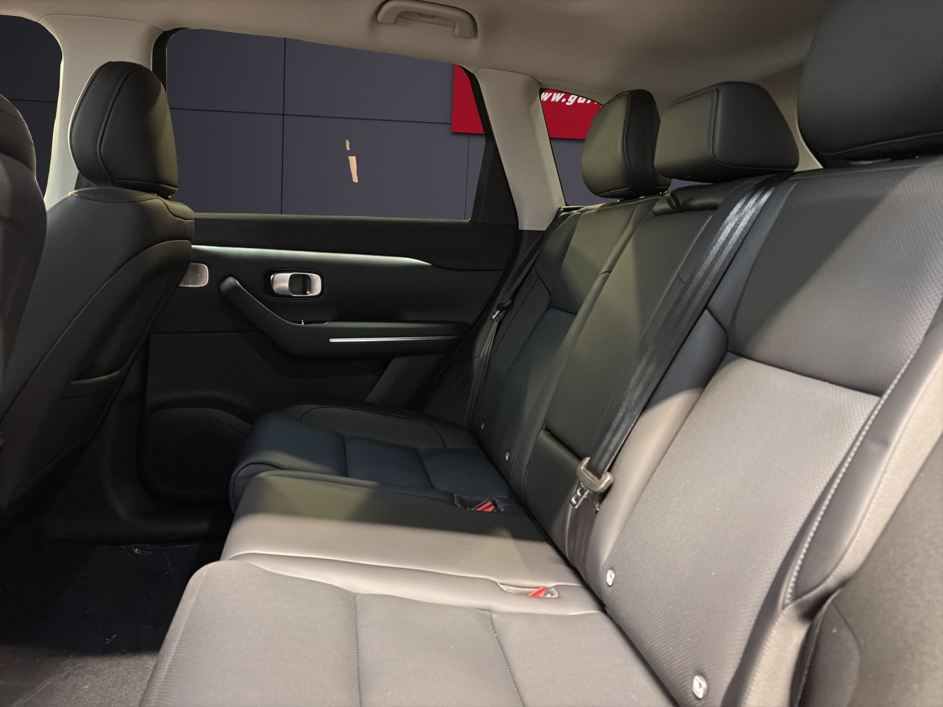 LEAPMOTOR C10 82kWh AWD Design-image-5